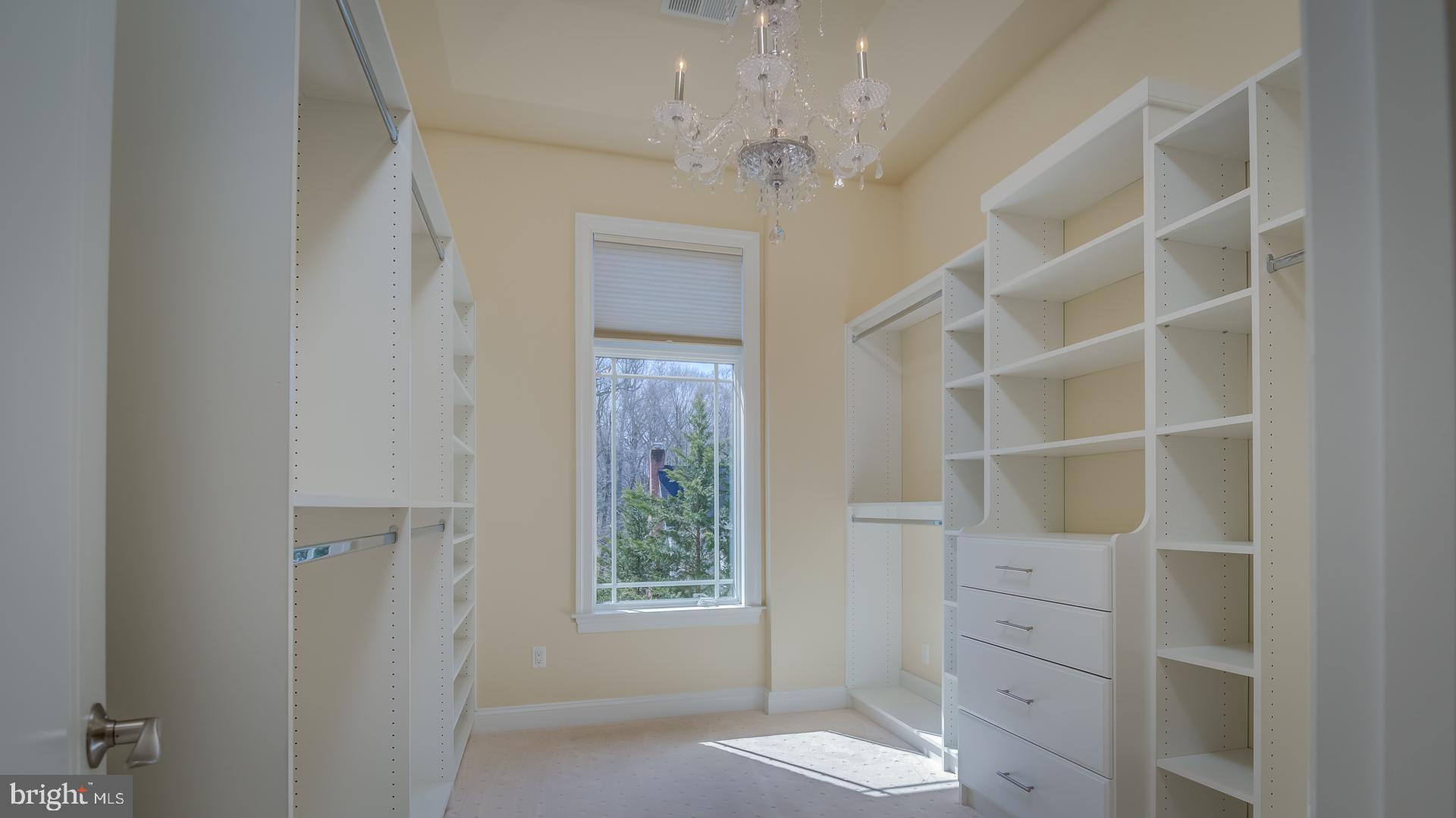 WOODSIDE ESTATES - Residential