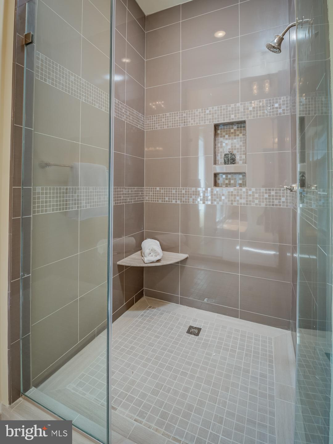 WOODSIDE ESTATES - Residential