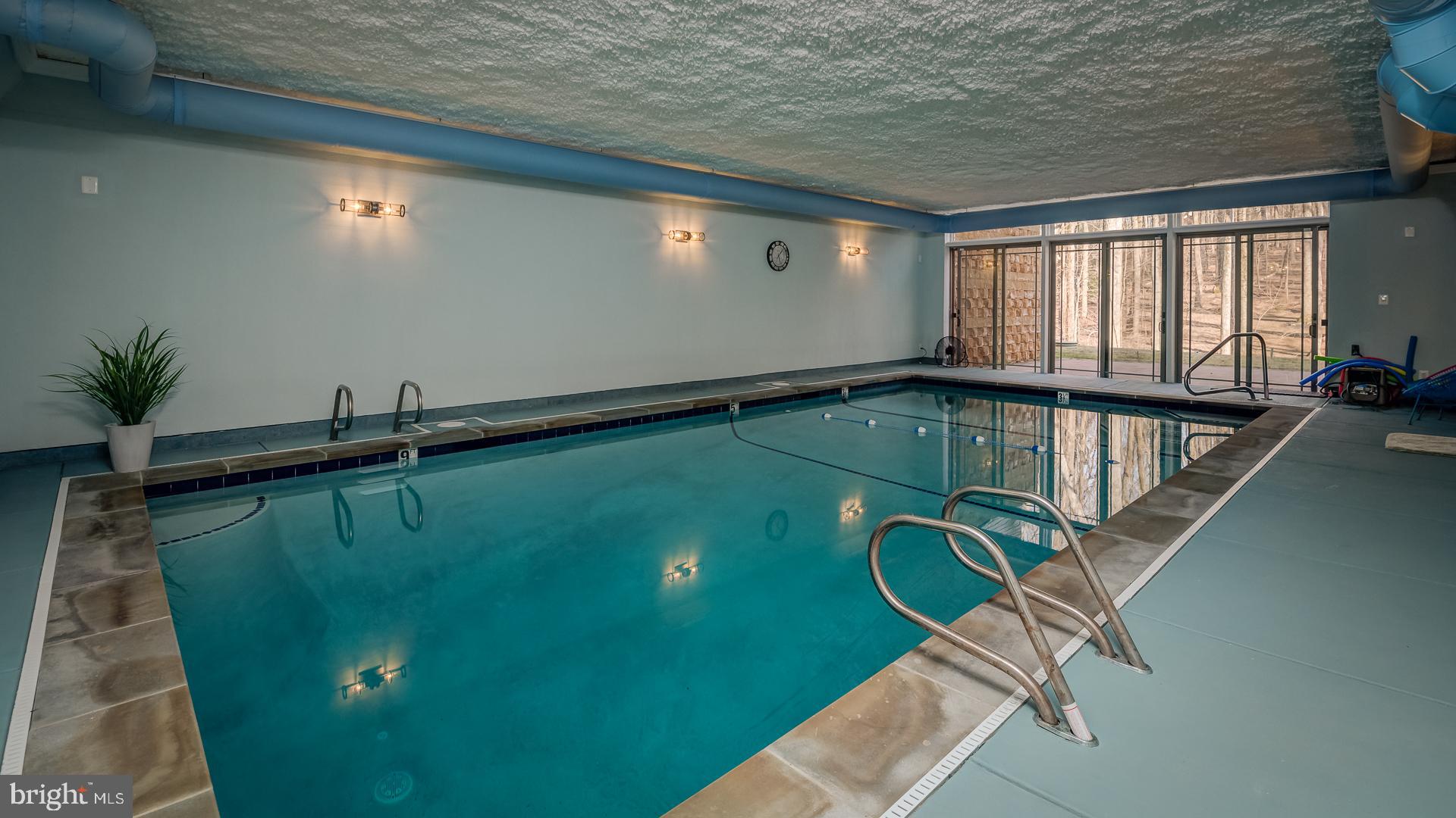 WOODSIDE ESTATES - Residential