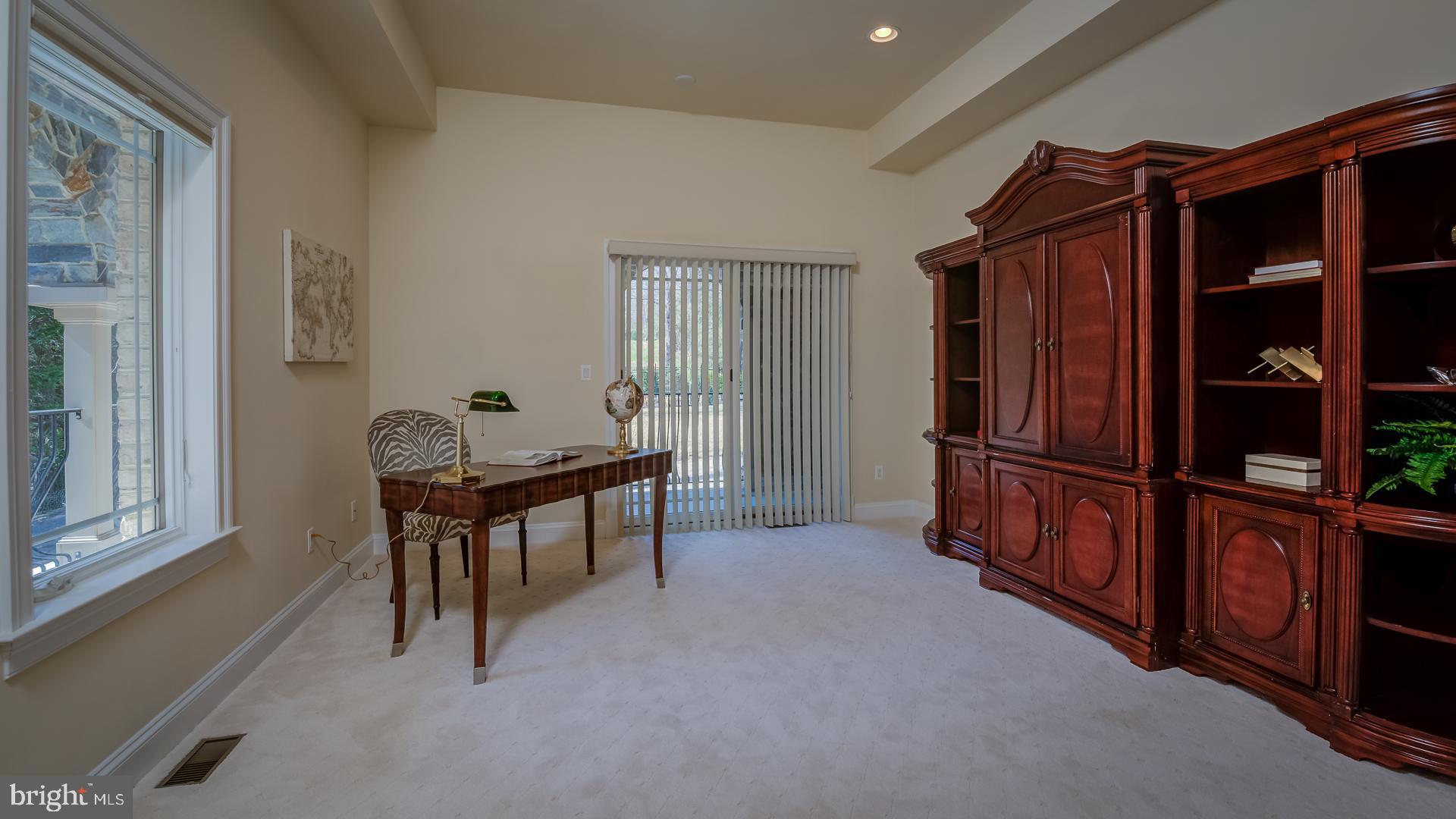 WOODSIDE ESTATES - Residential