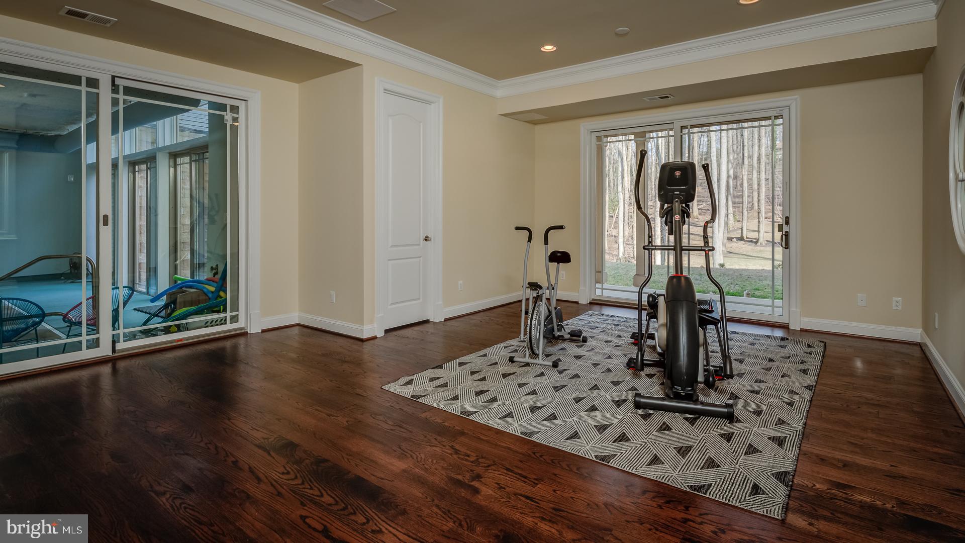 WOODSIDE ESTATES - Residential