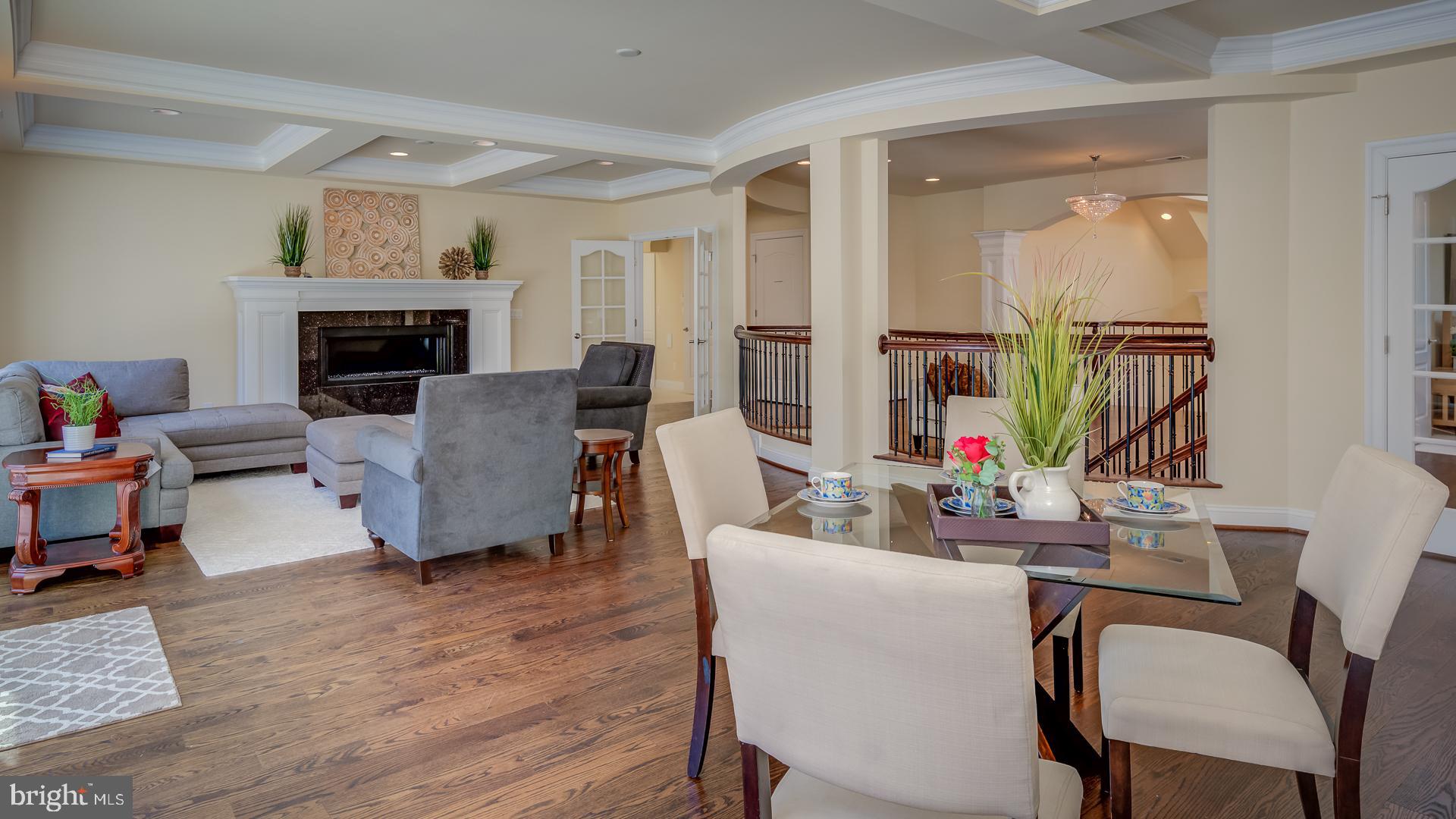 WOODSIDE ESTATES - Residential