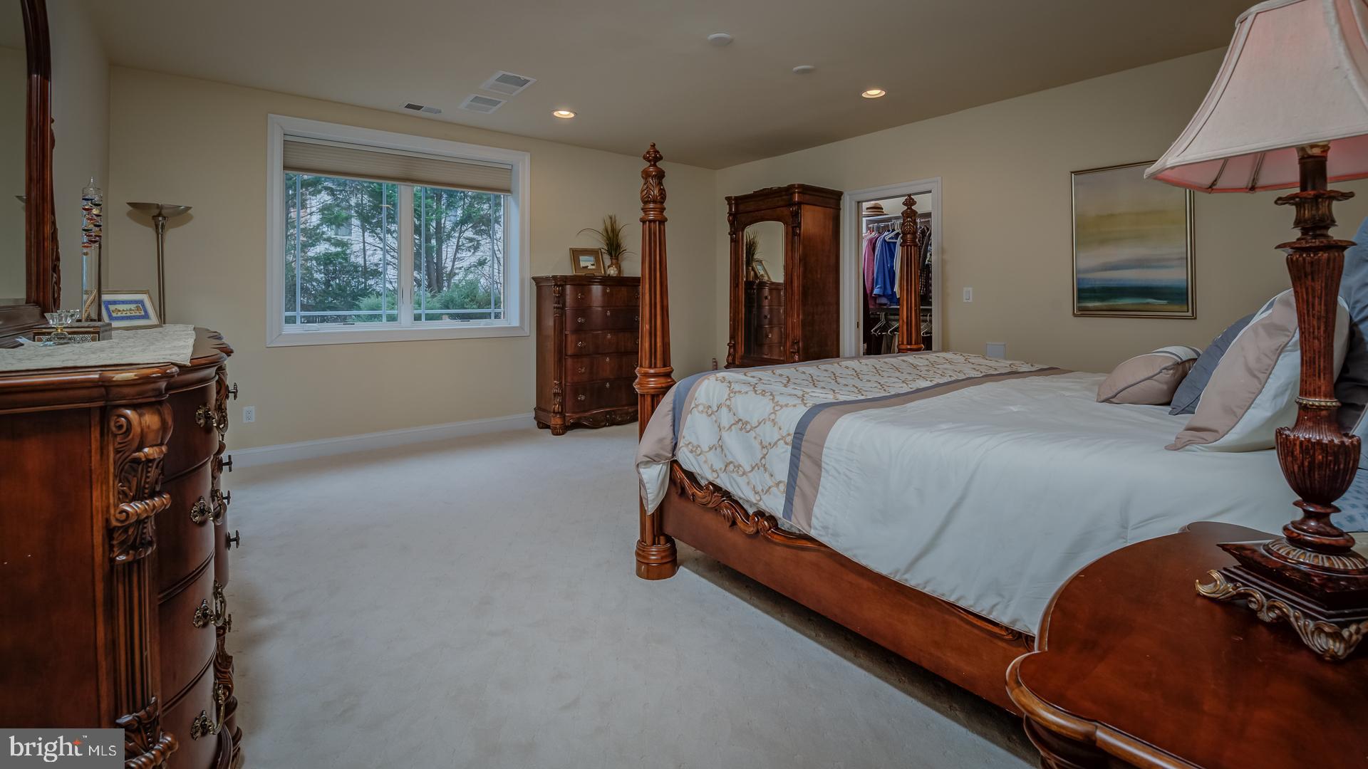 WOODSIDE ESTATES - Residential