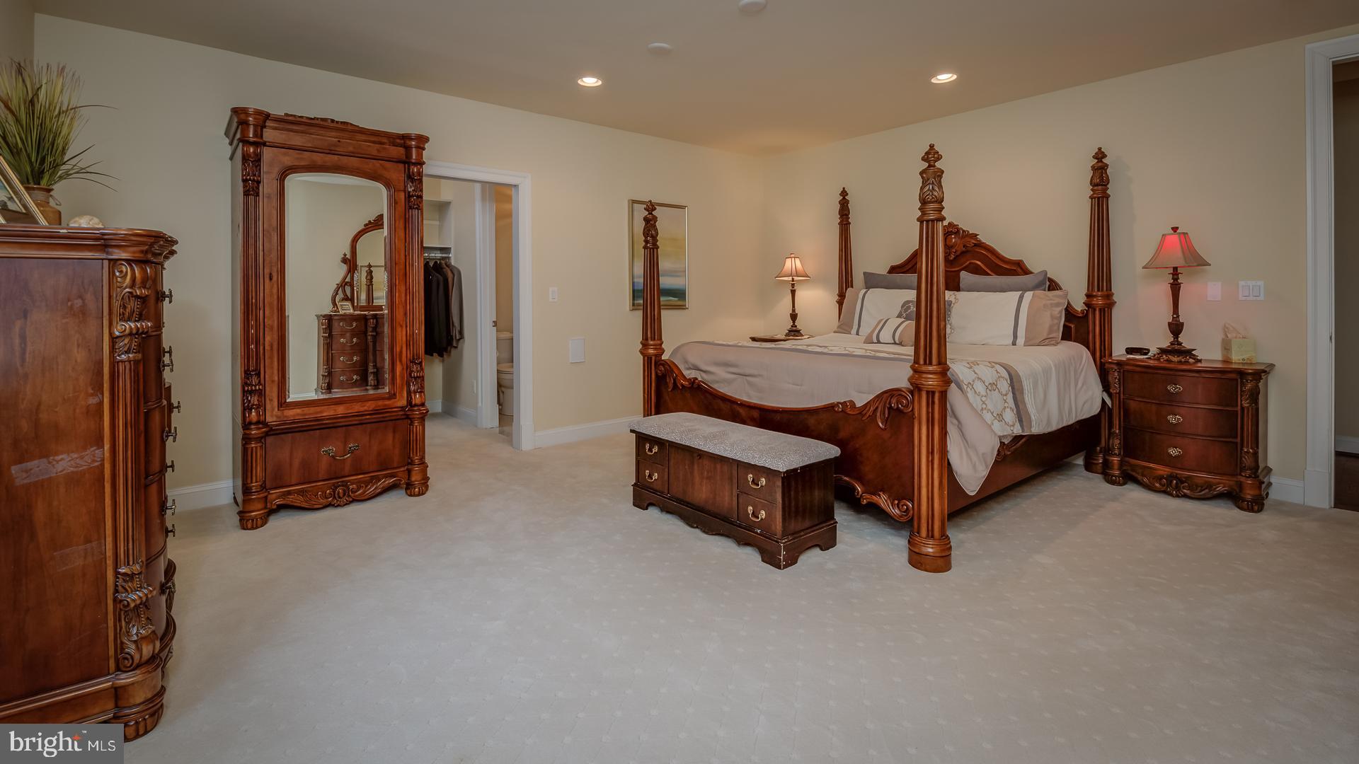 WOODSIDE ESTATES - Residential