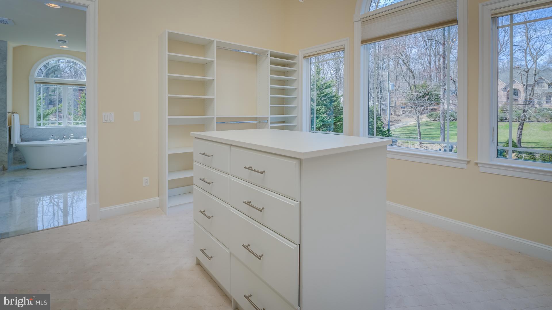 WOODSIDE ESTATES - Residential