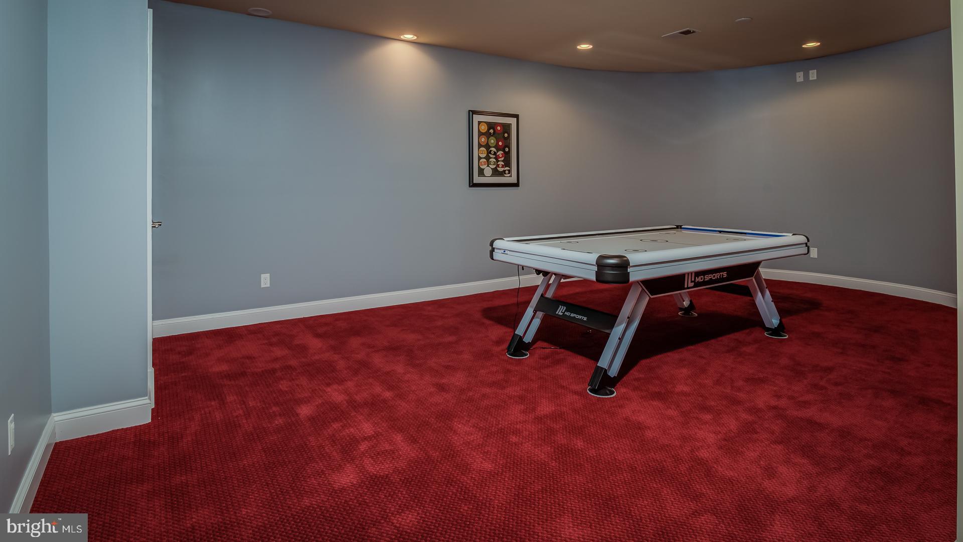 WOODSIDE ESTATES - Residential