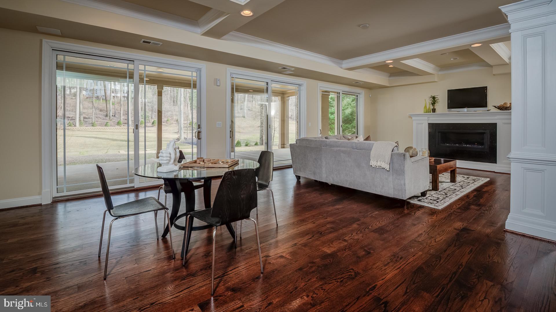 WOODSIDE ESTATES - Residential