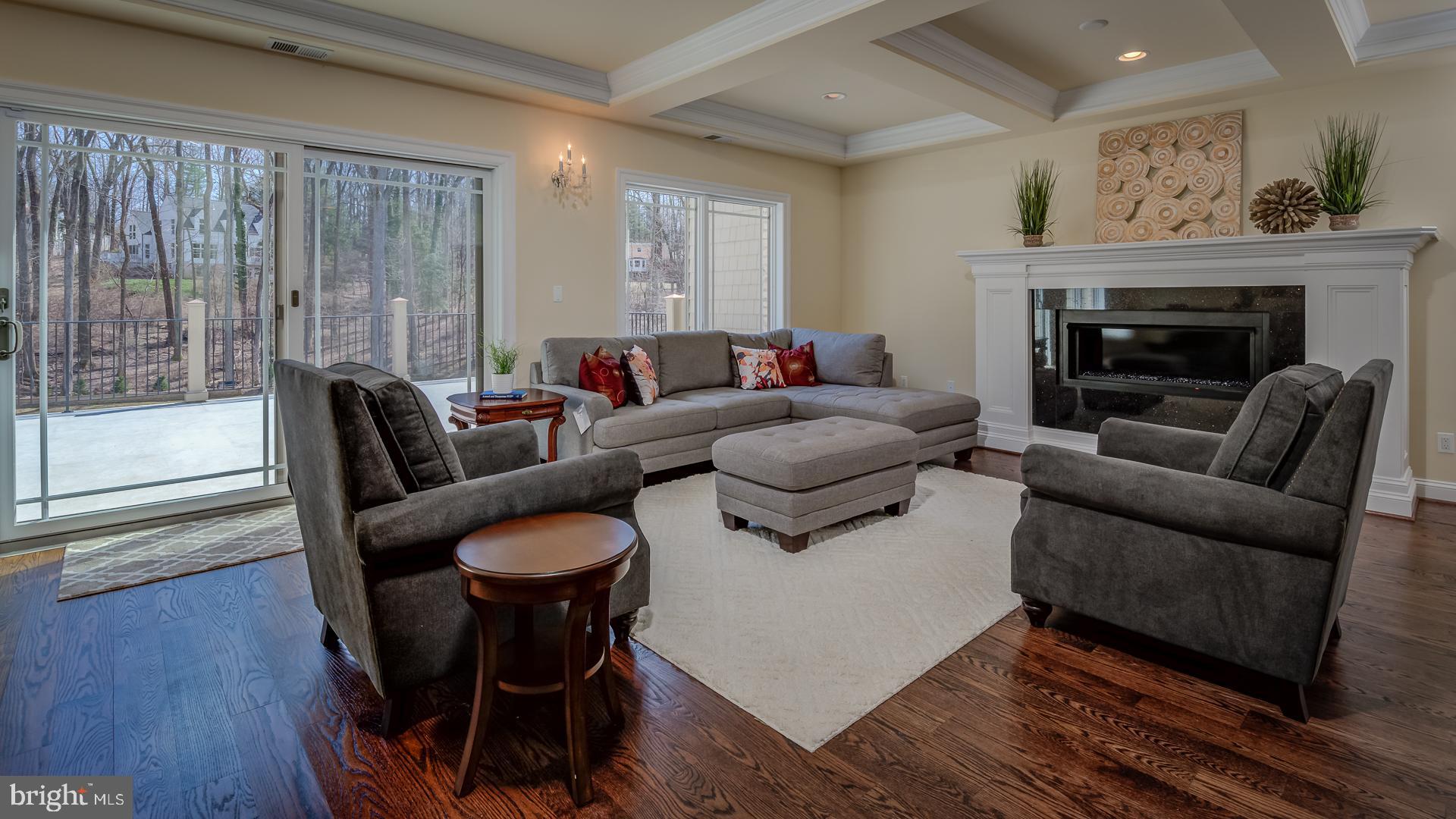 WOODSIDE ESTATES - Residential