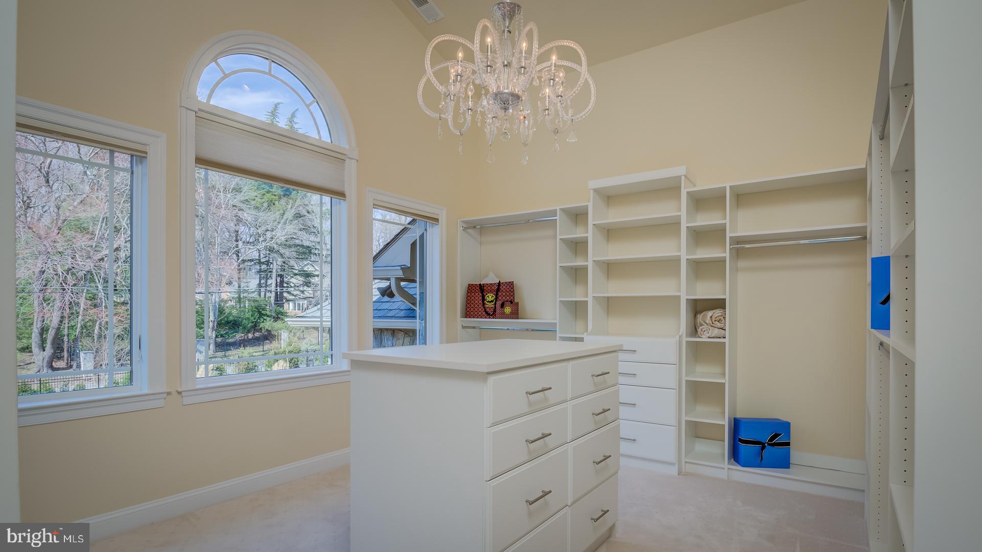 WOODSIDE ESTATES - Residential