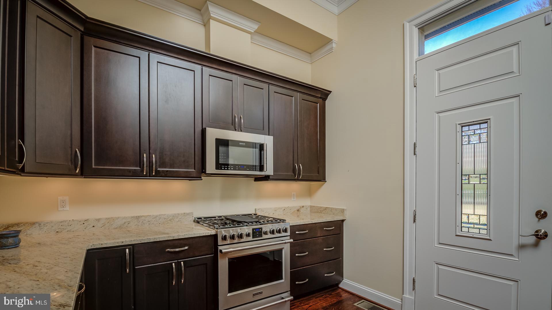 WOODSIDE ESTATES - Residential