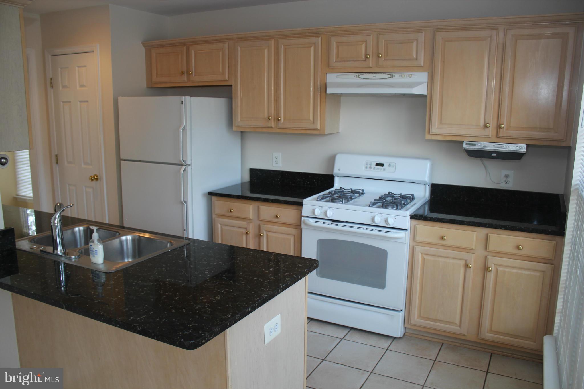 PARKWAY PLAZA - Residential Lease