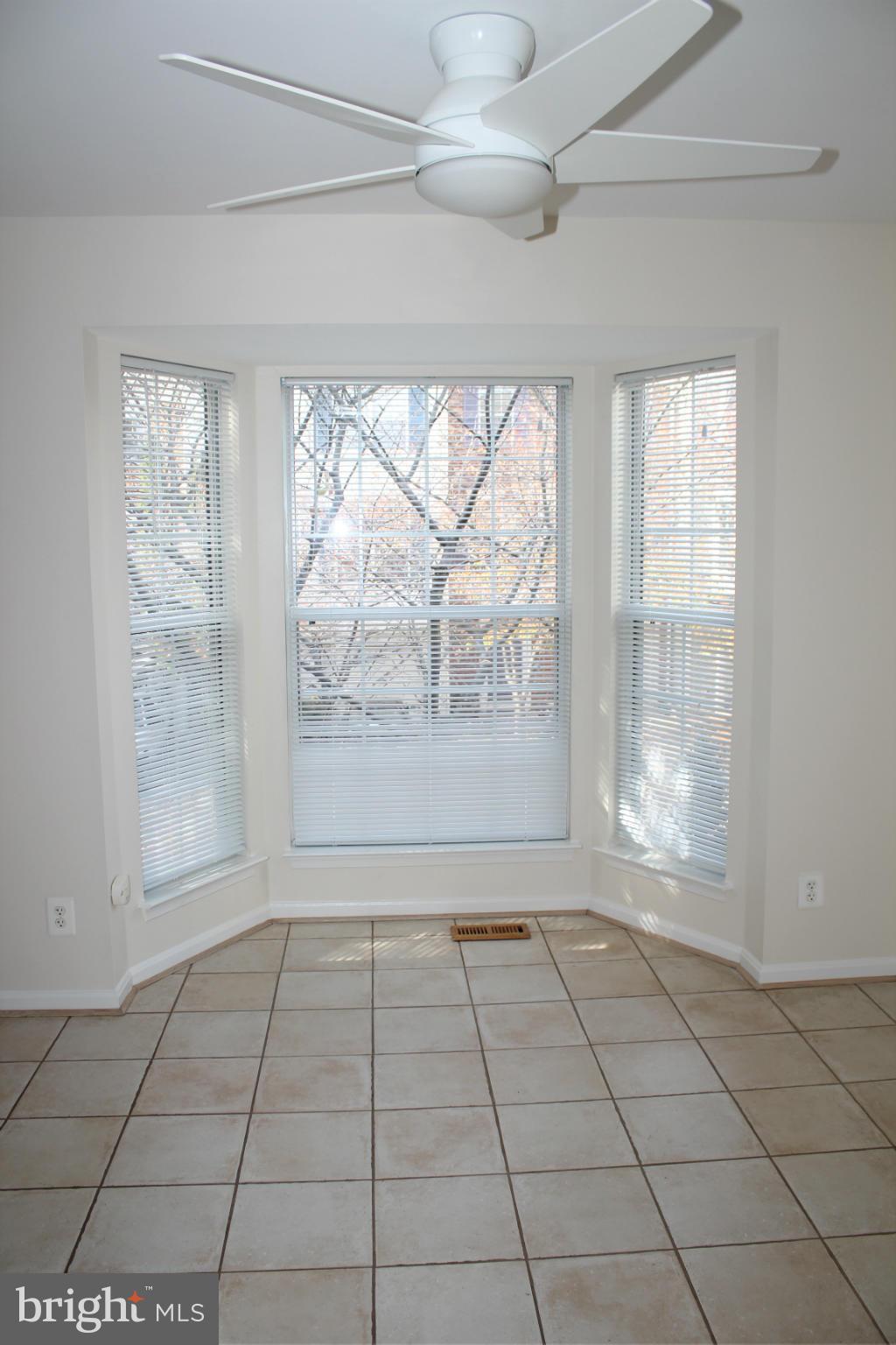 PARKWAY PLAZA - Residential Lease