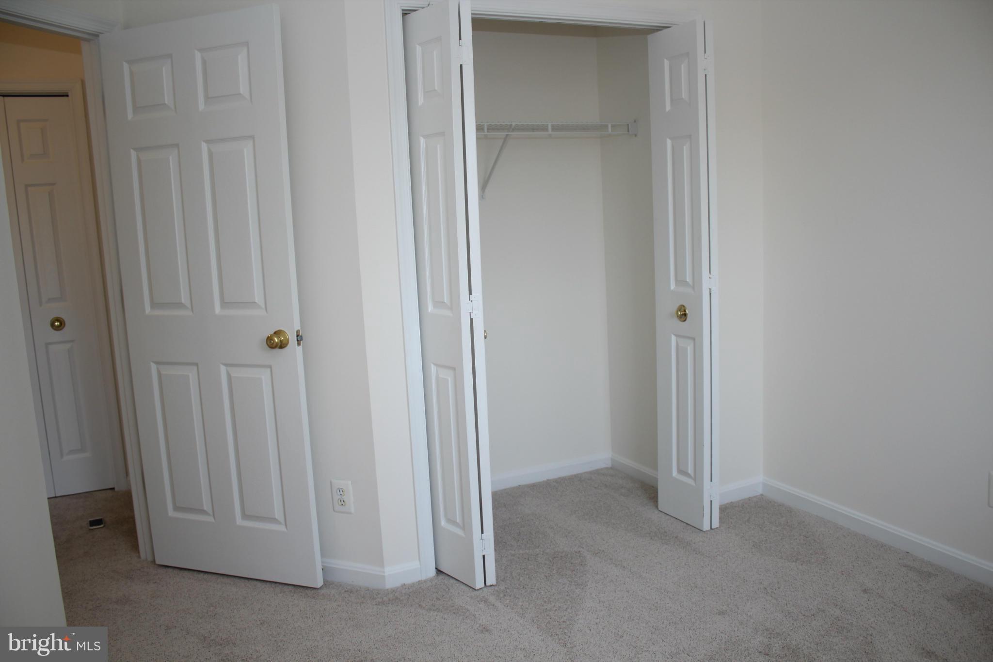 PARKWAY PLAZA - Residential Lease