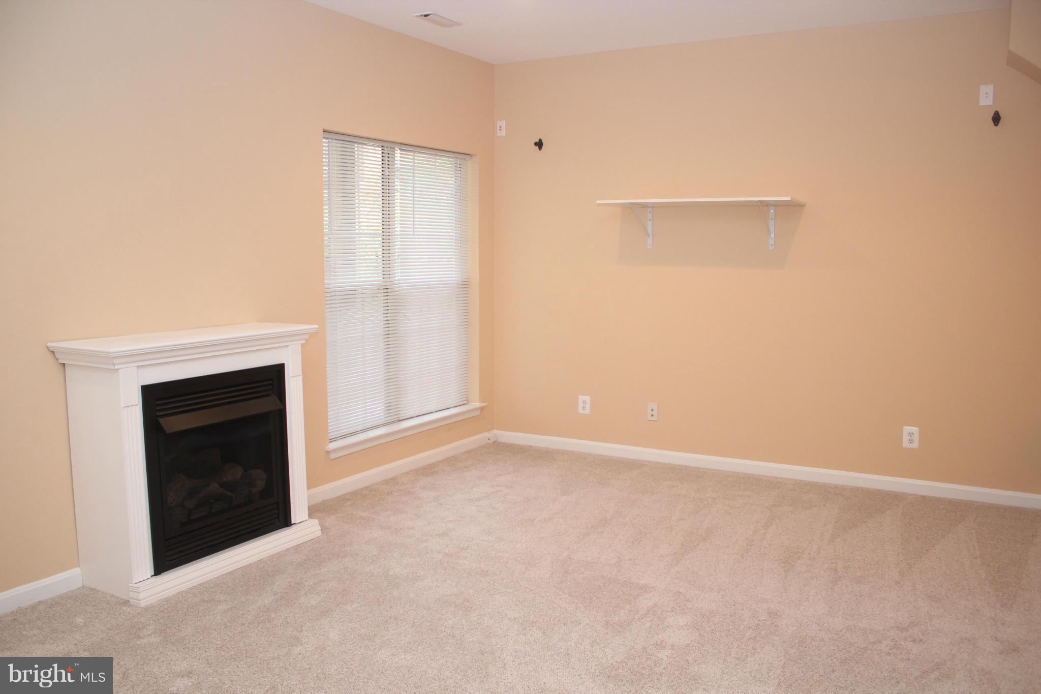 PARKWAY PLAZA - Residential Lease