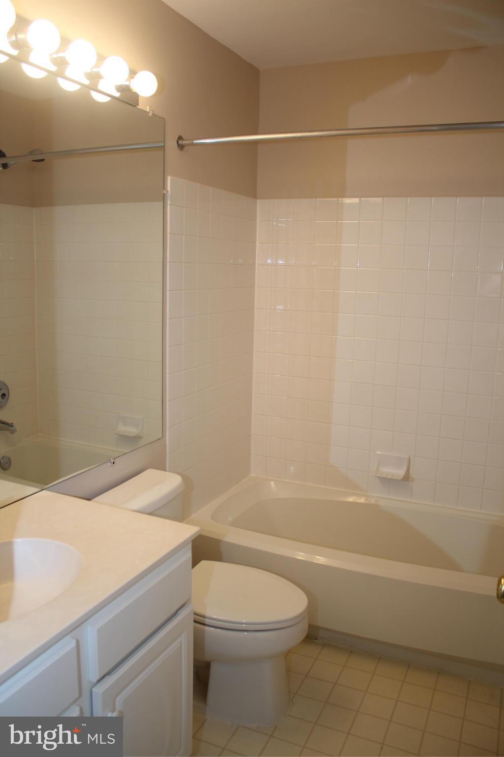 PARKWAY PLAZA - Residential Lease