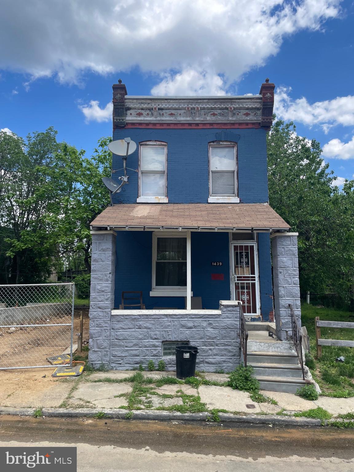 Welcome to 1439 S. Fallon Street in the Kingsessing section of Philadelphia. This detached home is perfect for the newer or experienced investor! New construction is going on right next to this home and all over the neighborhood. Don't overlook and miss this "Diamond in the Rough", and schedule a visit right away! Please note this home was recently burglarized. The water meter and copper pipes were stolen. Also note that seller may not order replacement water meter for the time being.