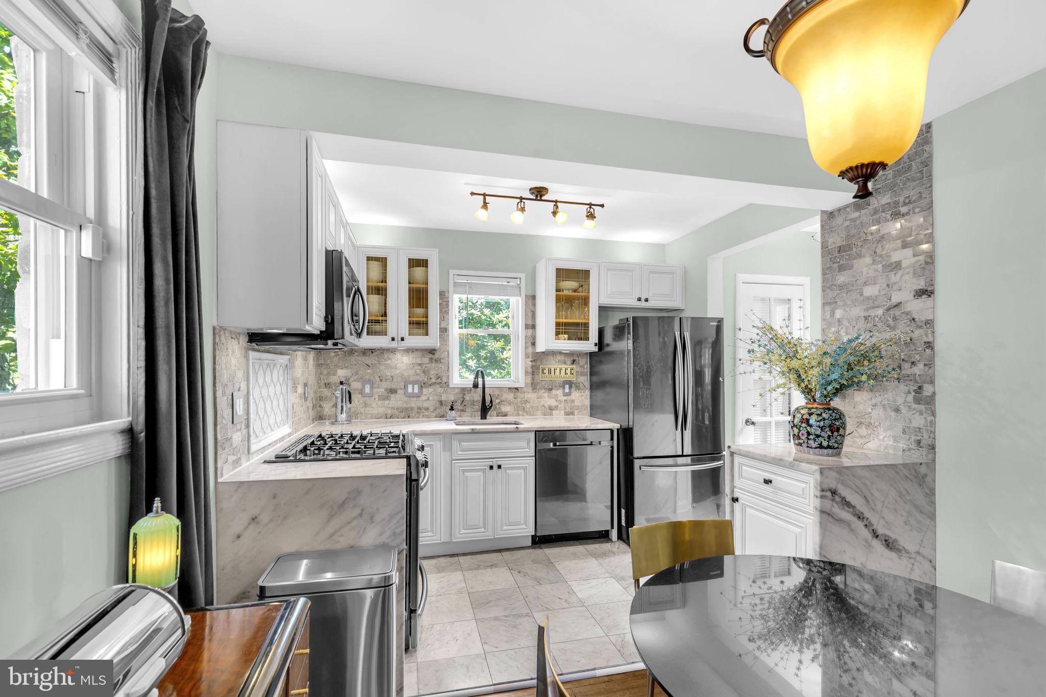 3429 HIGHWOOD DRIVE SE