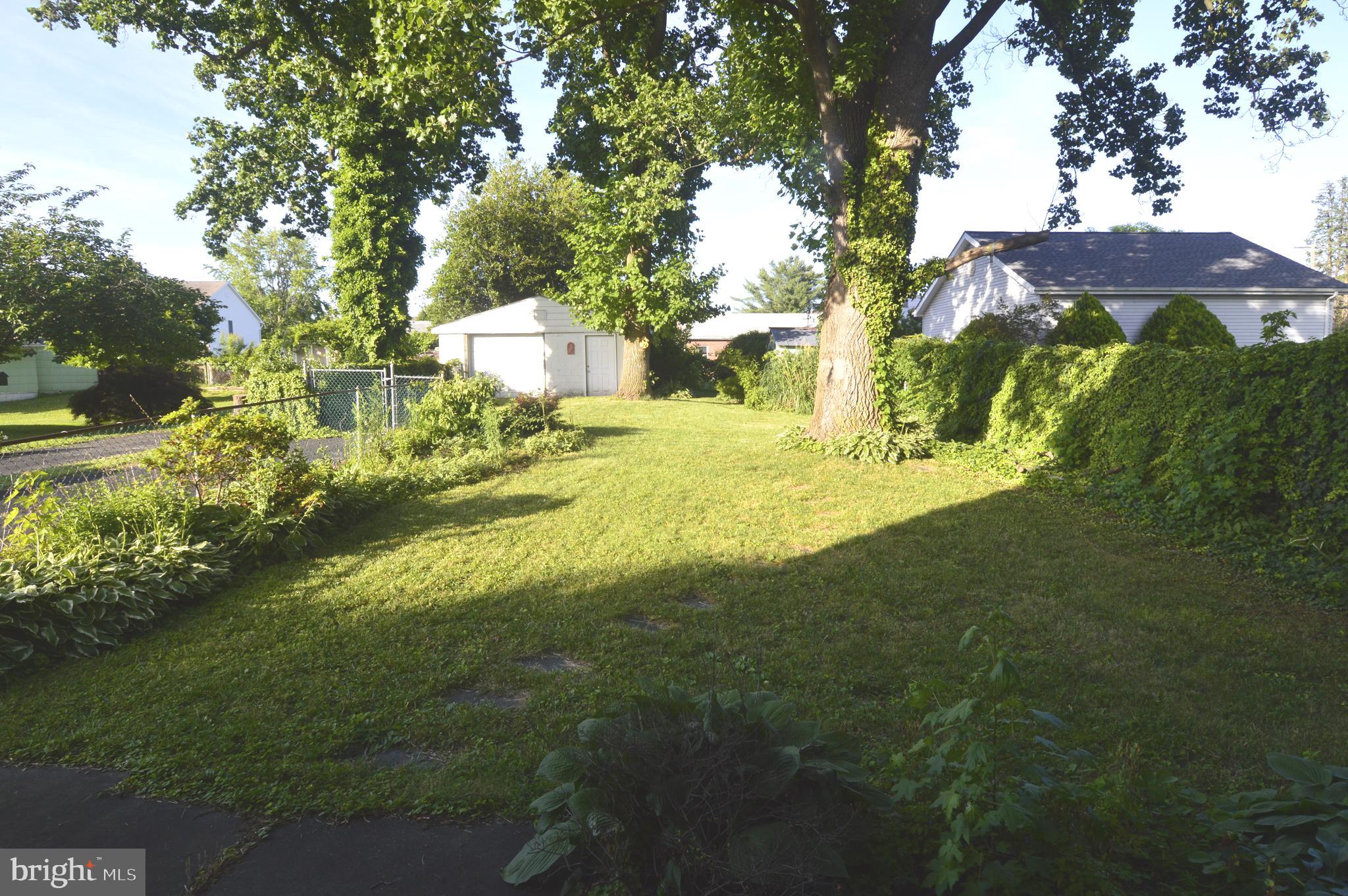 BAUERNSCHMIDT MANOR - Residential