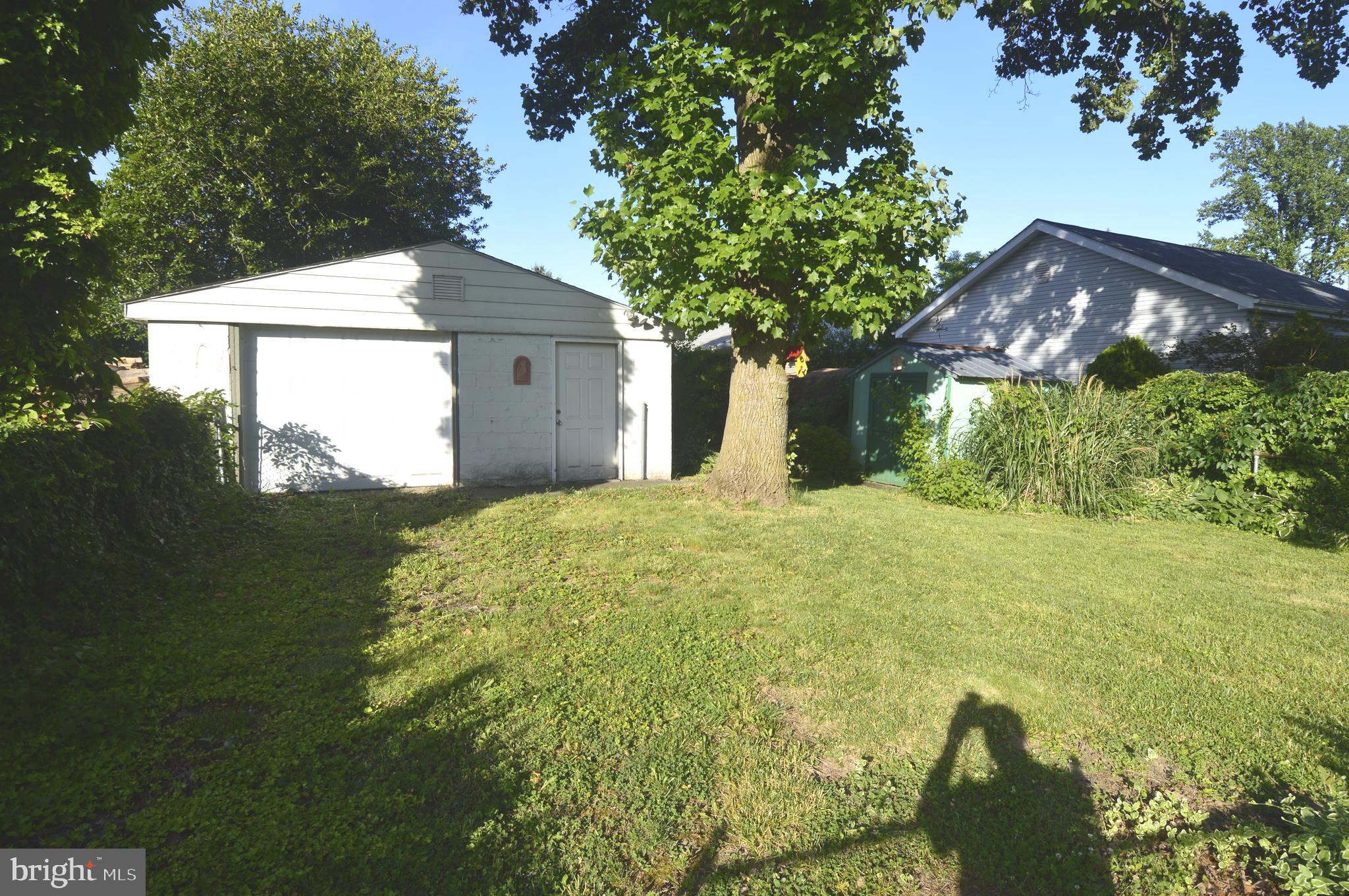 BAUERNSCHMIDT MANOR - Residential