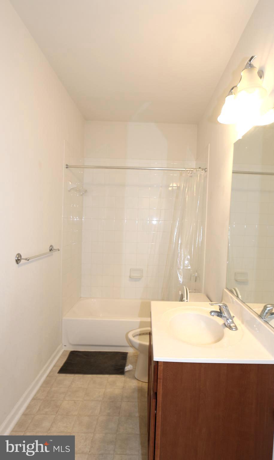 VILLAGES OF URBANA - Residential Lease