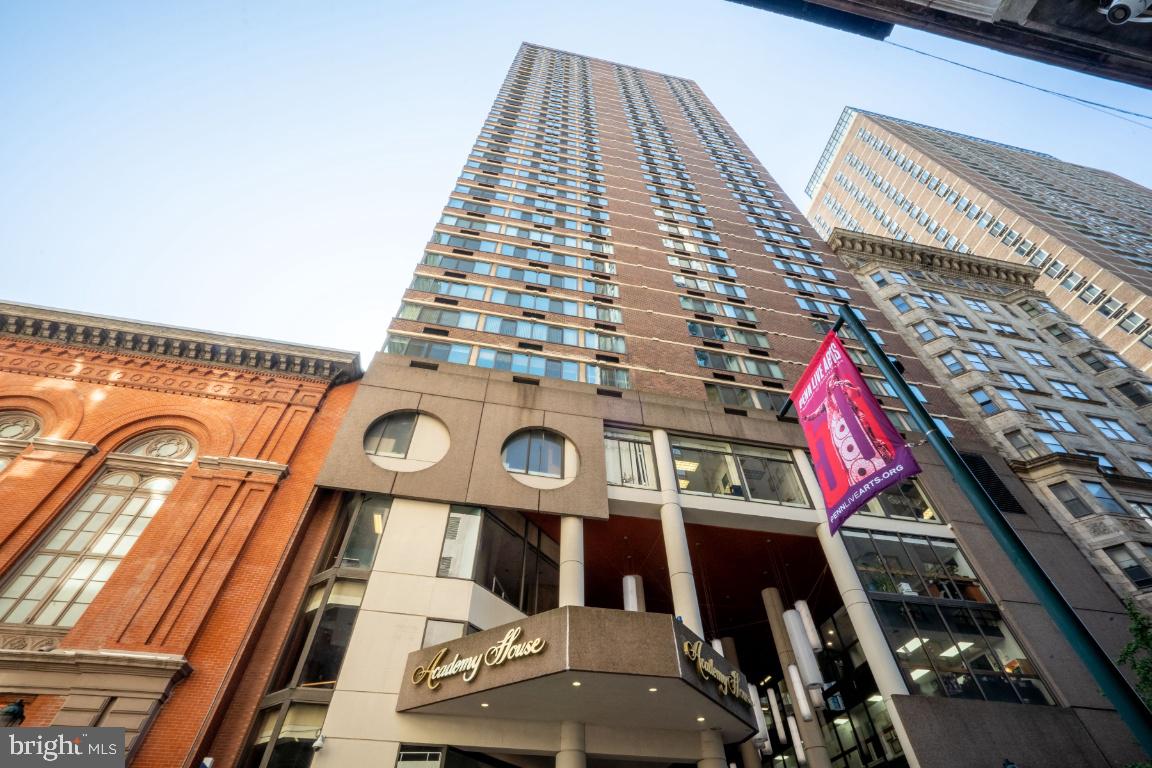 AVENUE OF THE ARTS - Residential