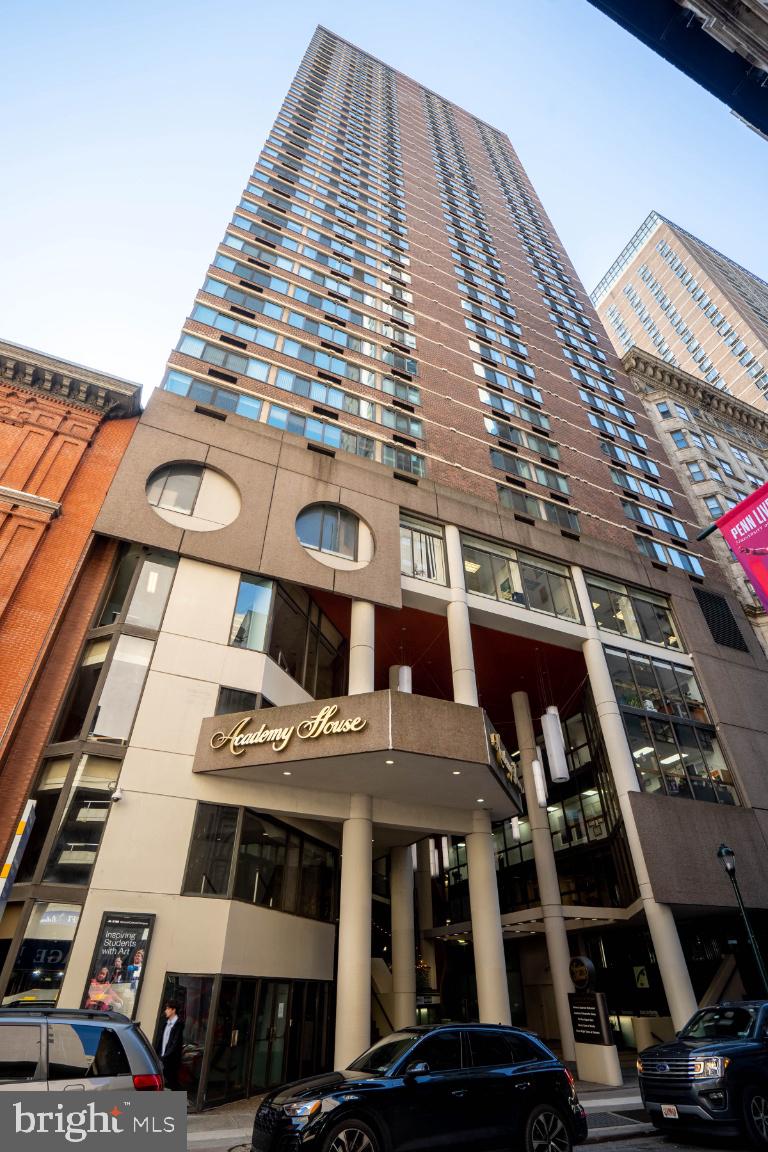 AVENUE OF THE ARTS - Residential