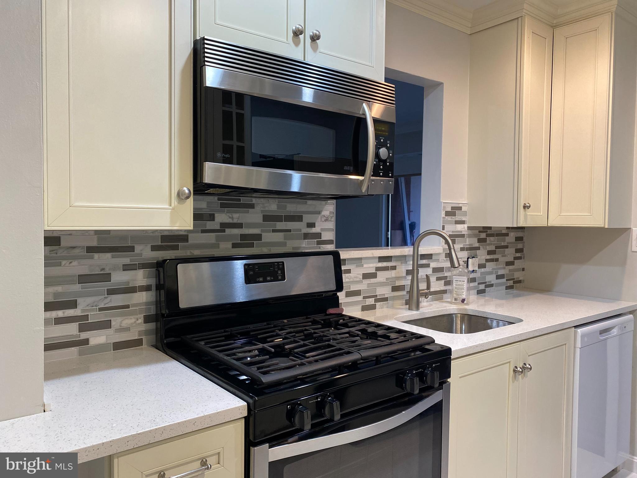 MARLOW TOWERS - Residential Lease