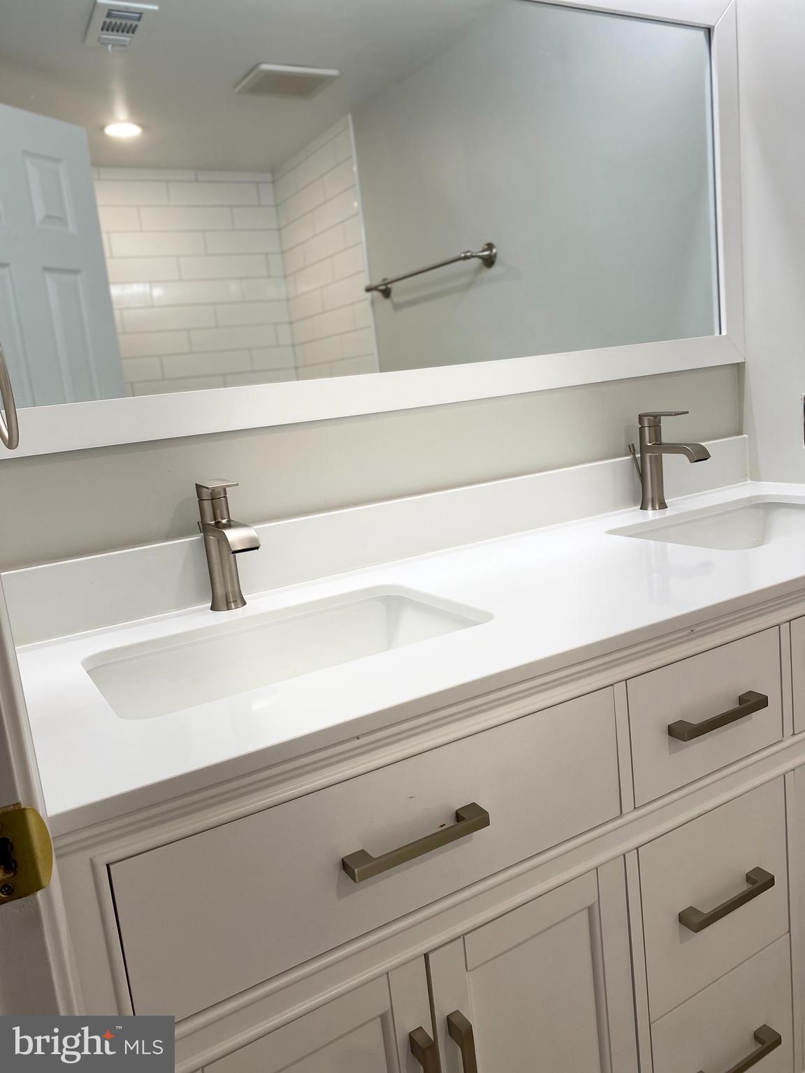 MARLOW TOWERS - Residential Lease