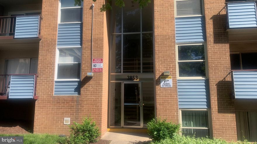 MUST SEE FULLY RENOVATED FULLY FURNISHED TWO BEDROOM 1 BATH SPACIOUS CONDO. BEAUTIFUL KITCHEN AND LUXURIOUS BATH.STAINLESS STEEL APPLIANCES, LARGE BEDROOMS, BALCONY, AND NEAR ALL MAJOR ROUTES. CLOSE TO SHOPPING AND ENTERTAINMENT.