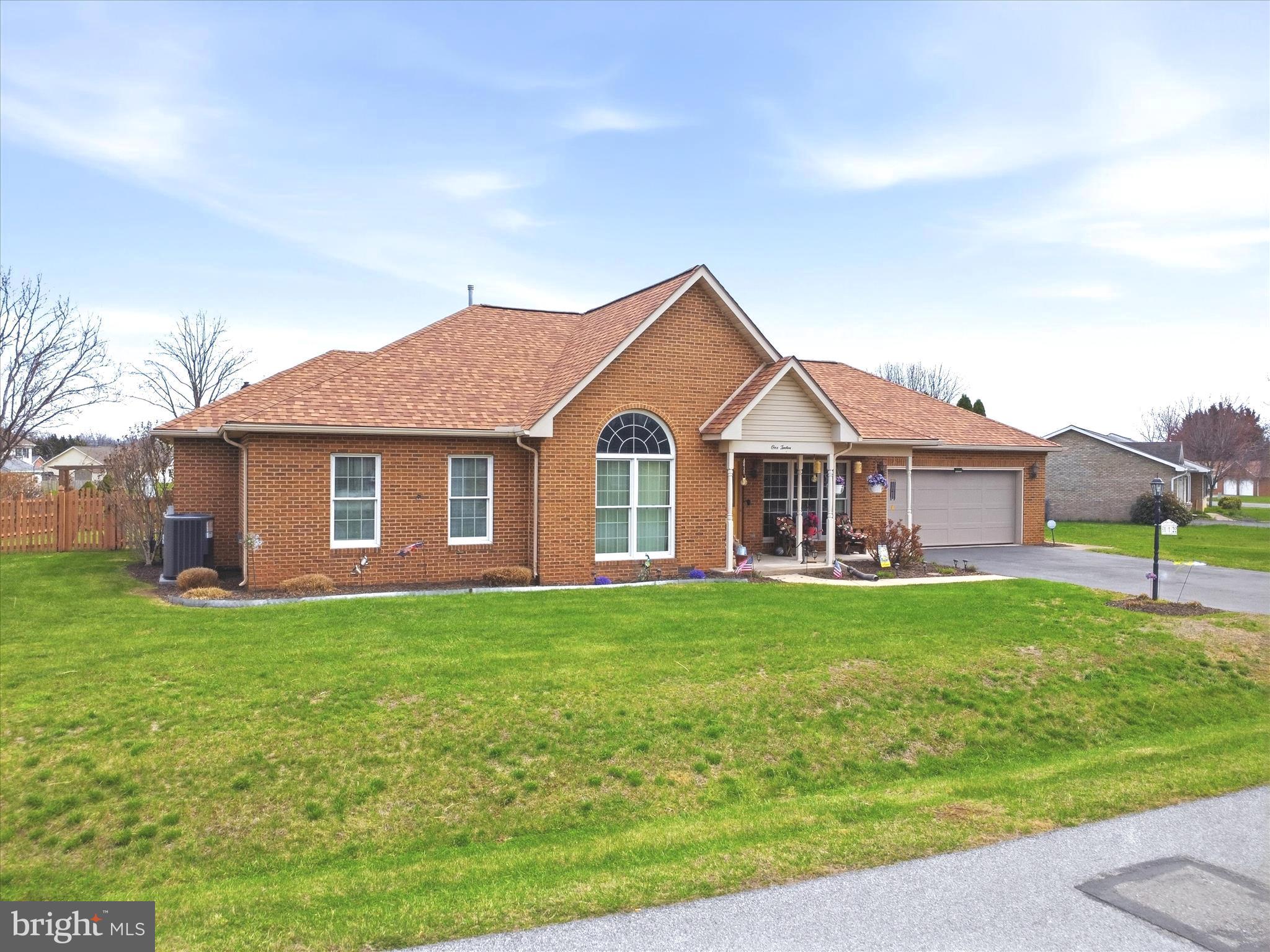 SOUTH POINTE - Residential