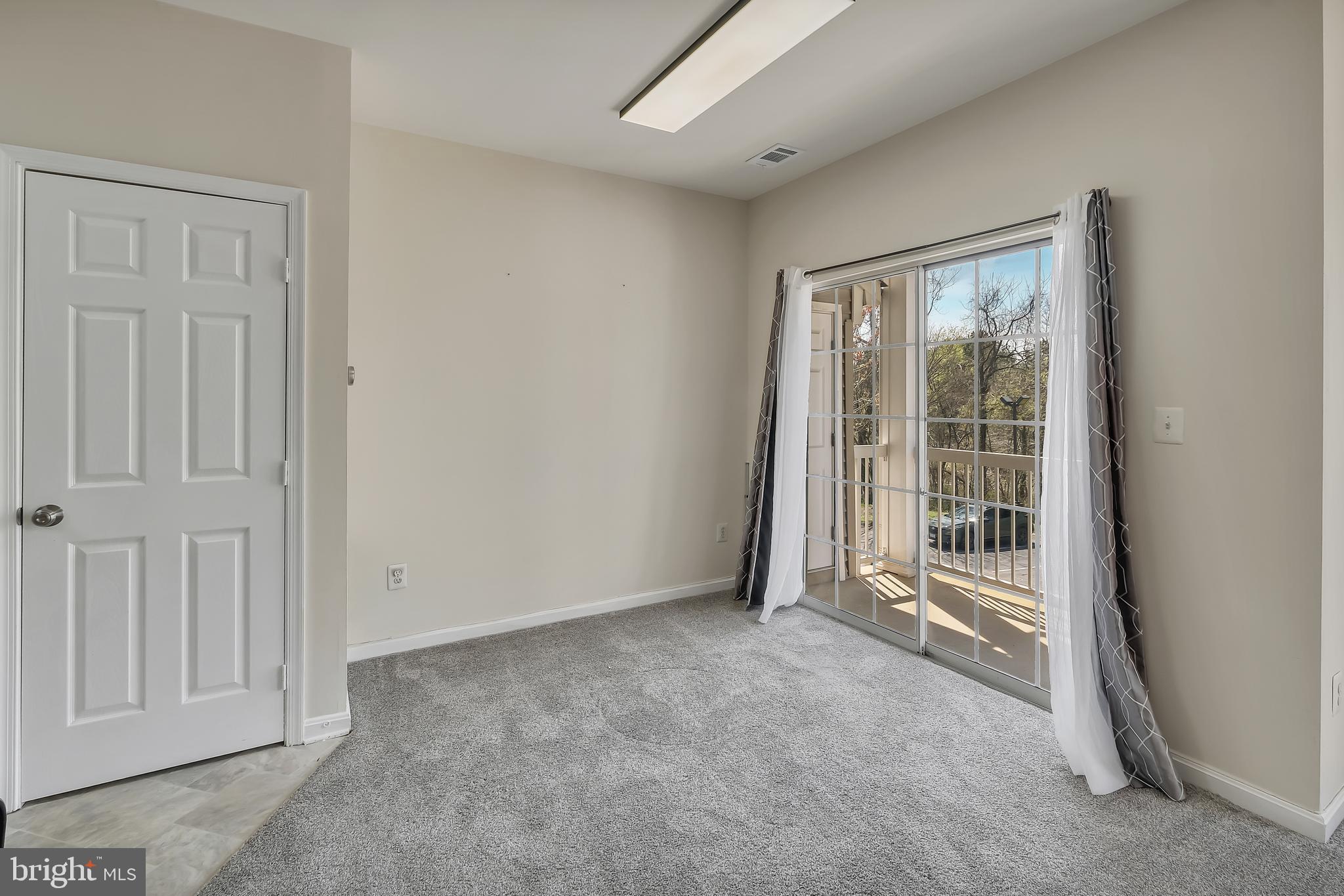 HAMPSHIRE HALL CONDO - Residential