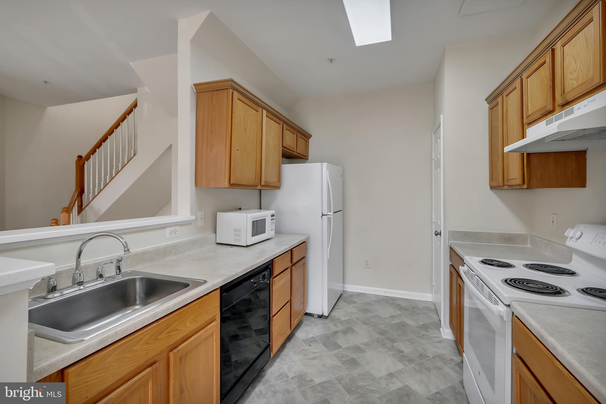 HAMPSHIRE HALL CONDO - Residential