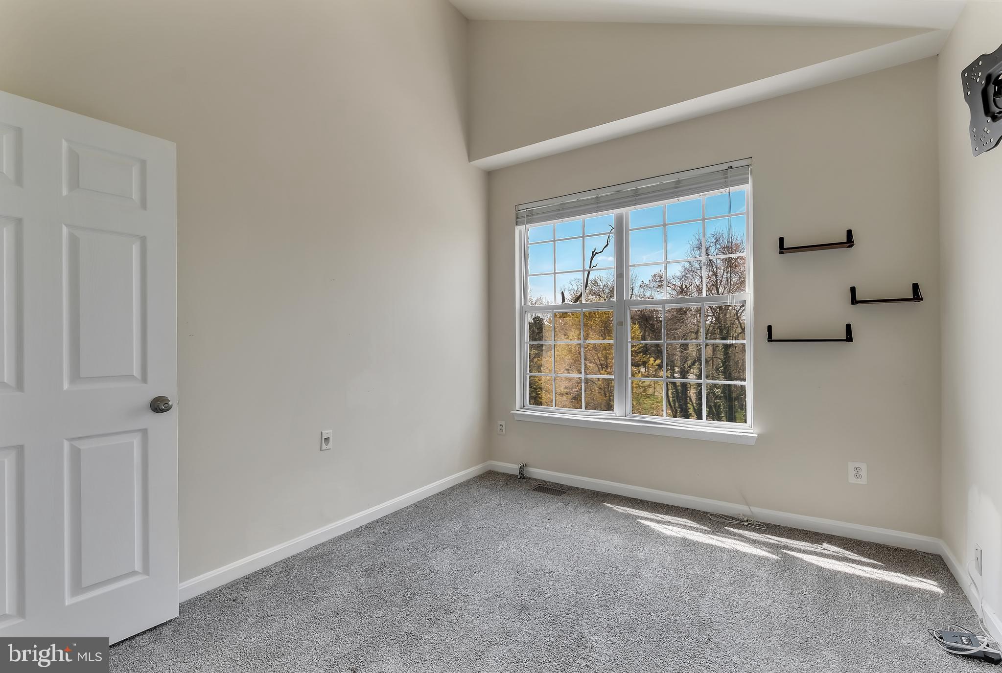 HAMPSHIRE HALL CONDO - Residential