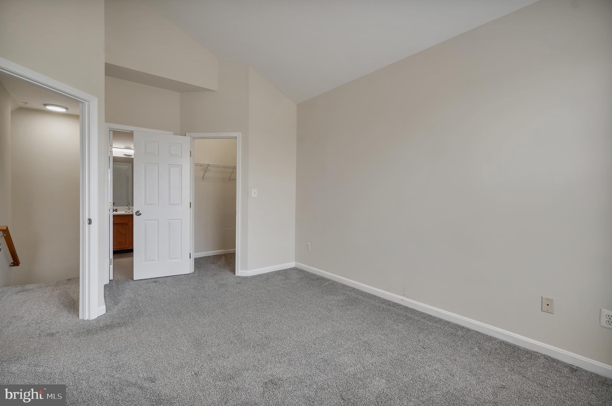 HAMPSHIRE HALL CONDO - Residential