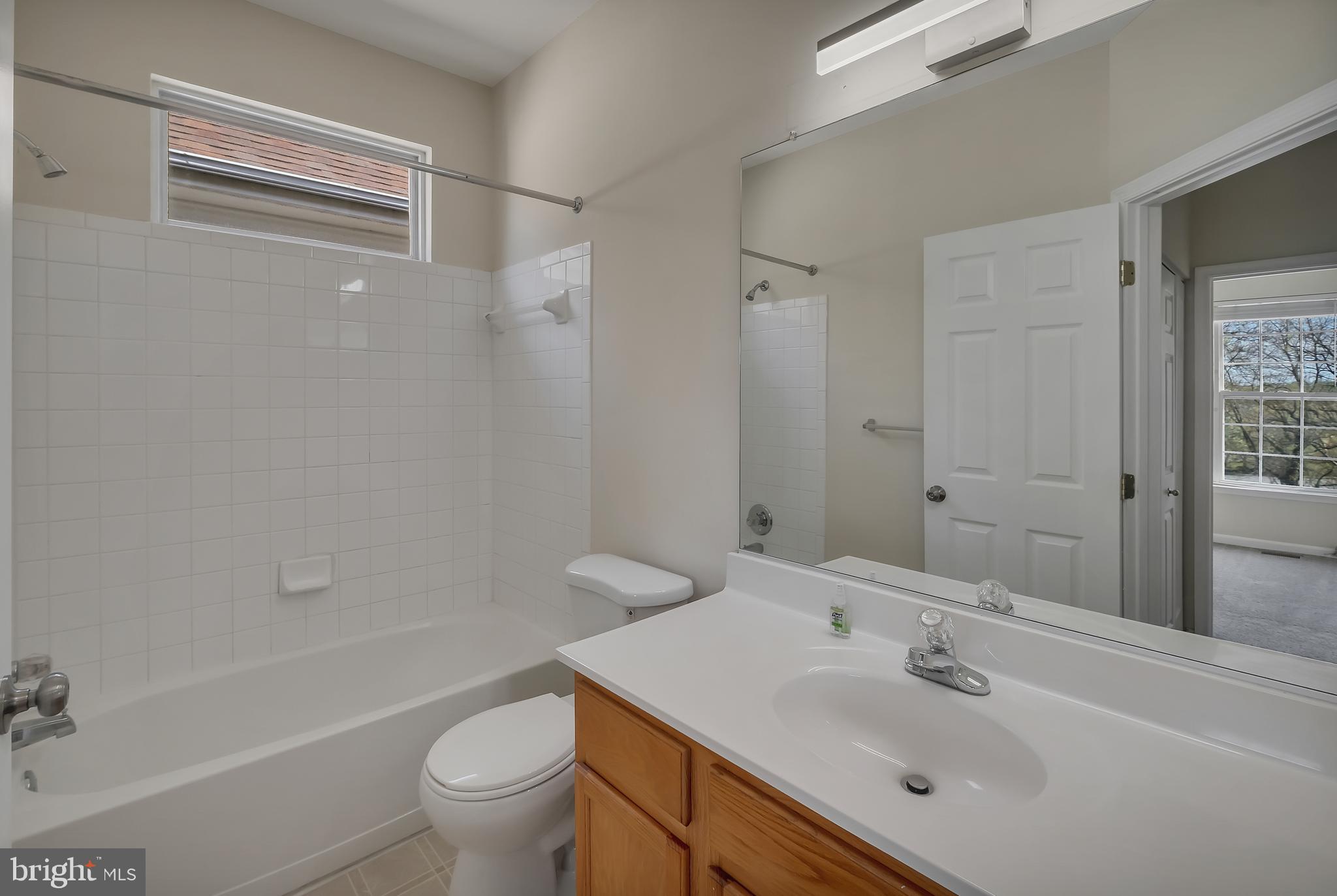 HAMPSHIRE HALL CONDO - Residential