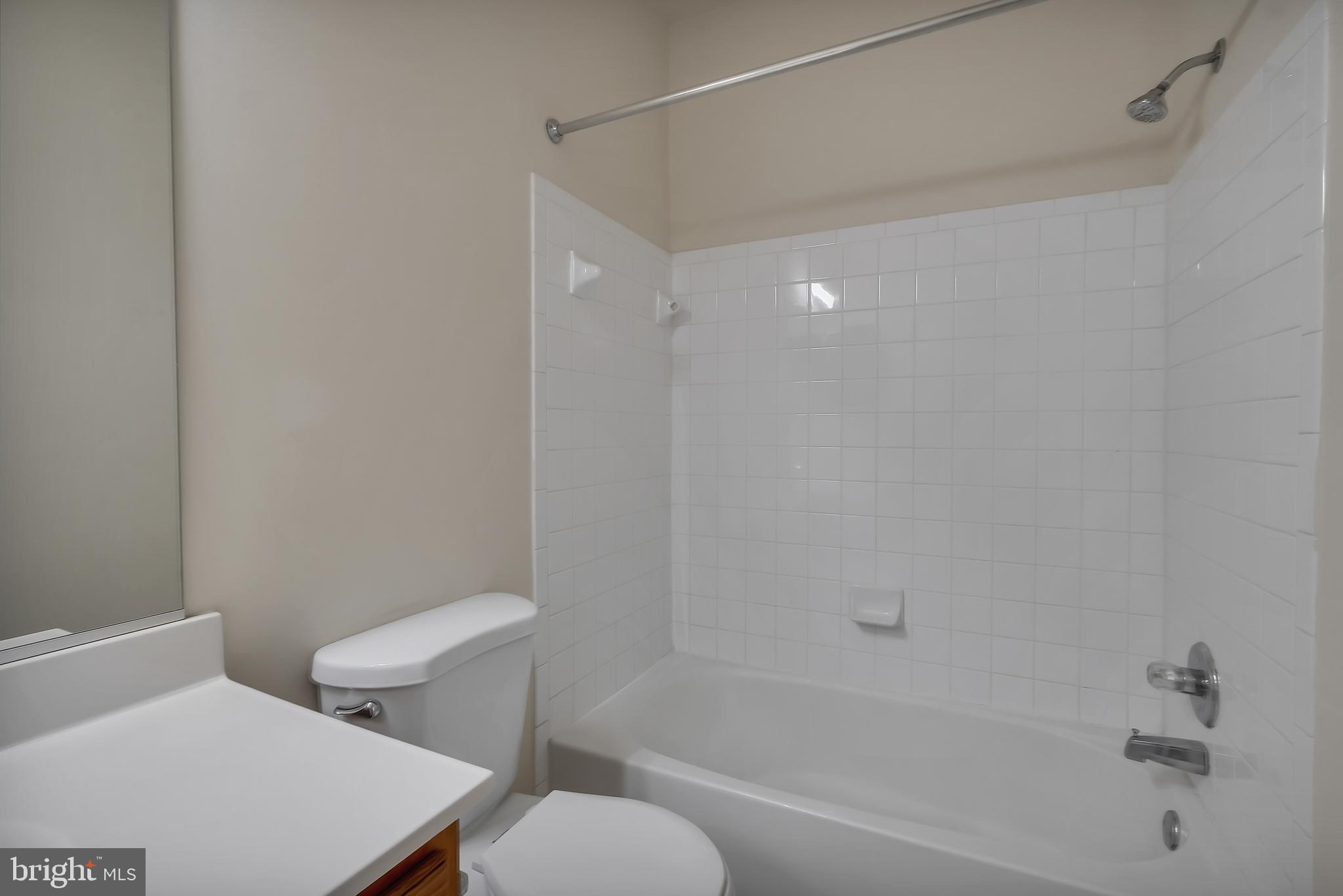 HAMPSHIRE HALL CONDO - Residential