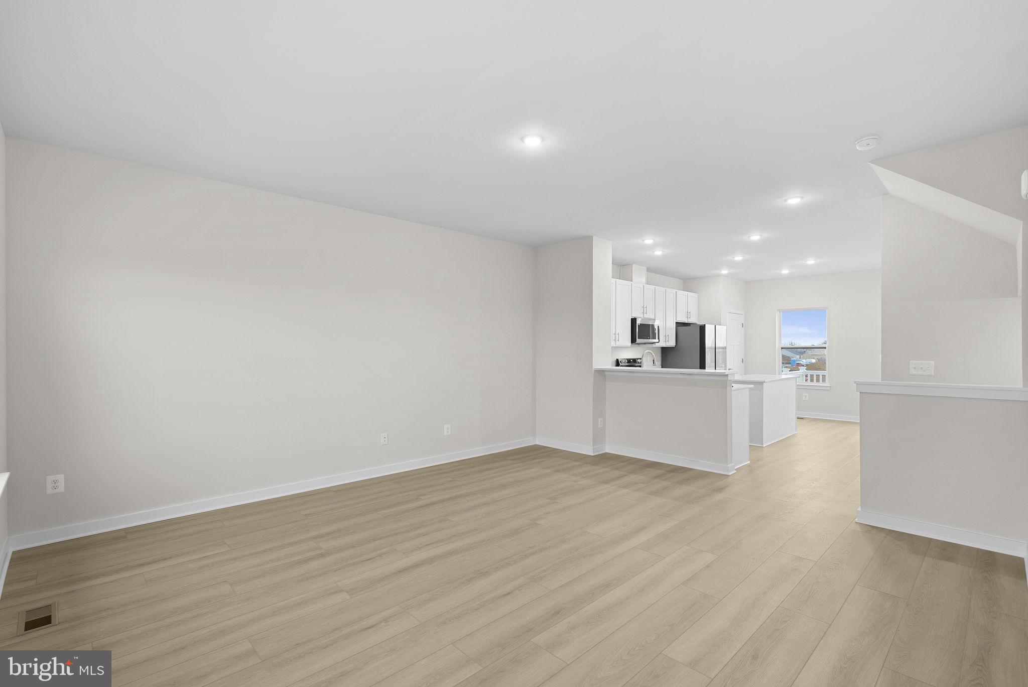HUNTWELL WEST - Residential