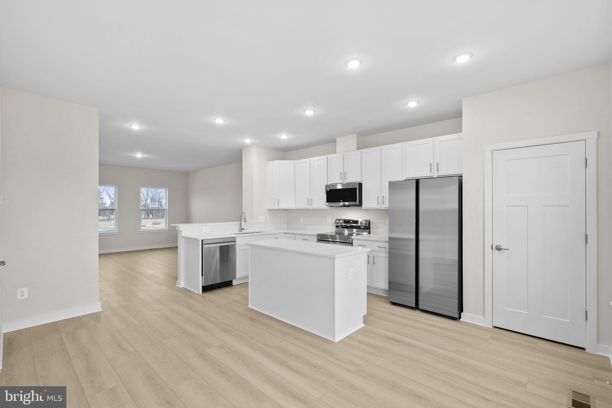 HUNTWELL WEST - Residential