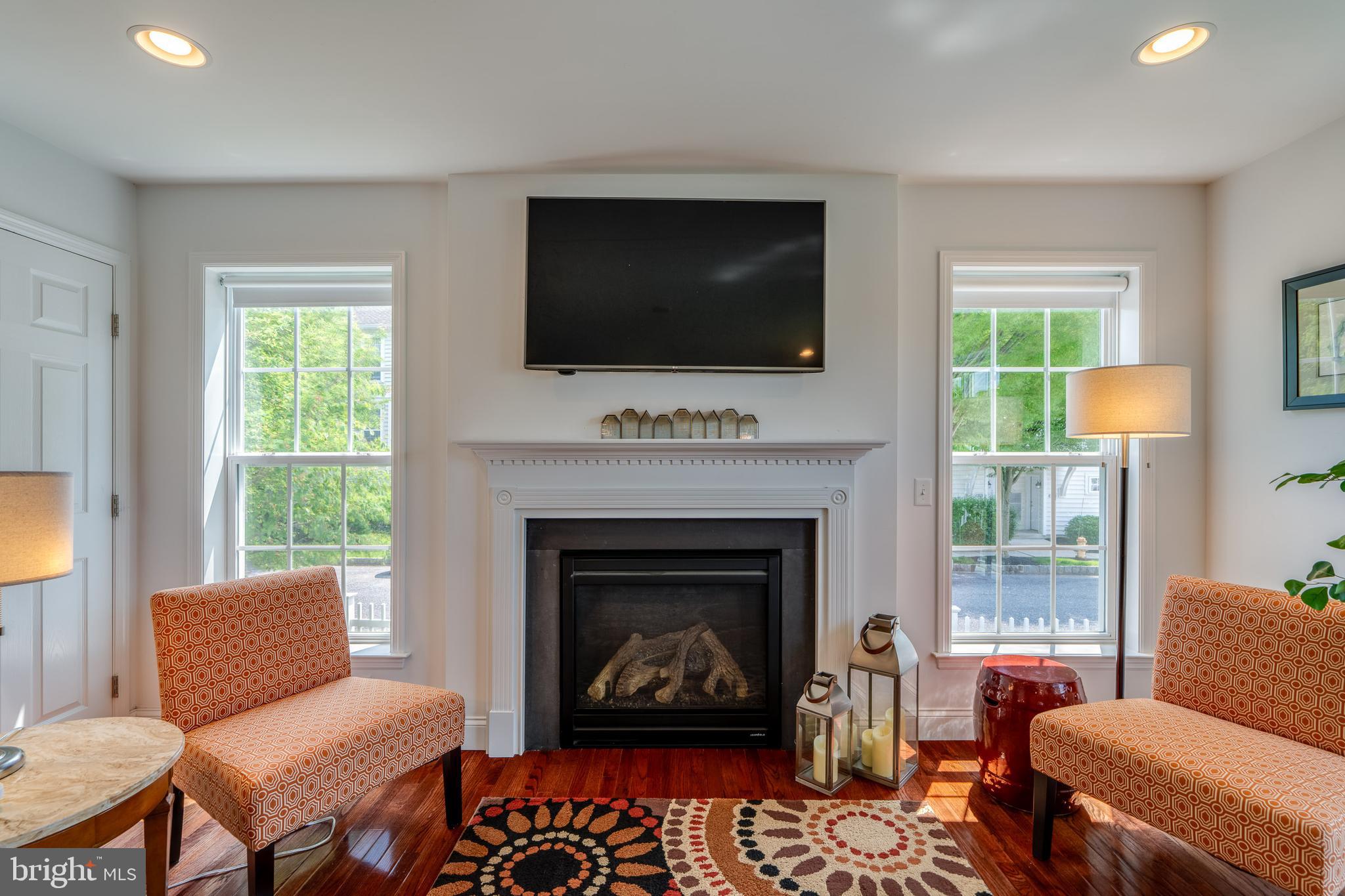 FLORIN HILL - Residential