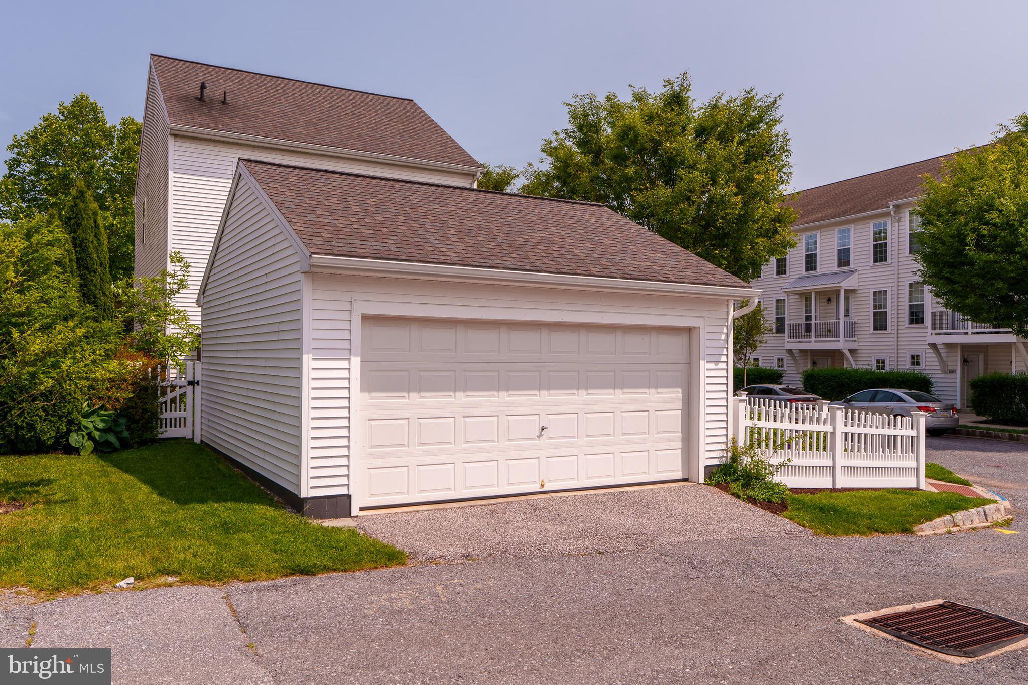 FLORIN HILL - Residential