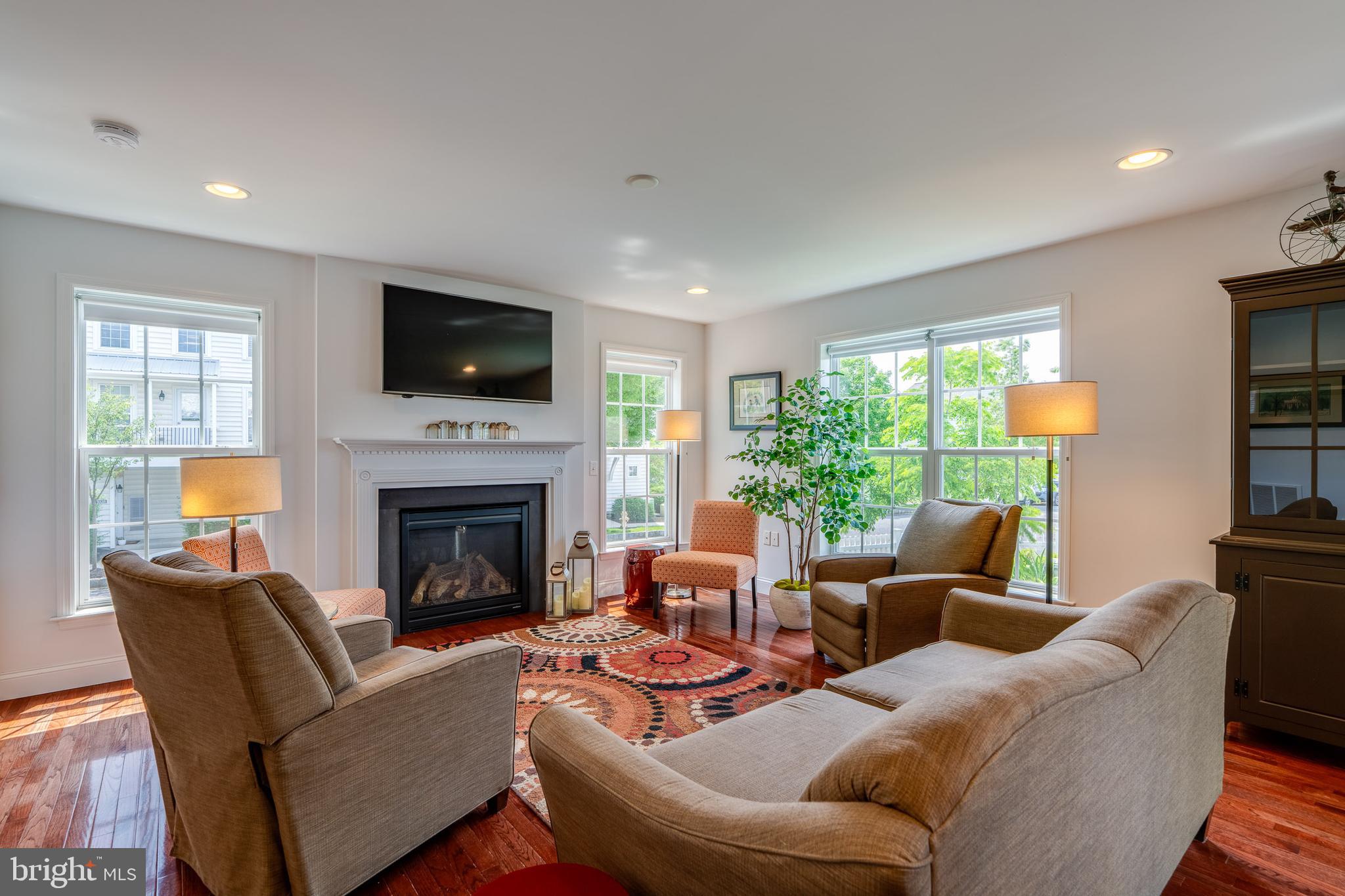 FLORIN HILL - Residential