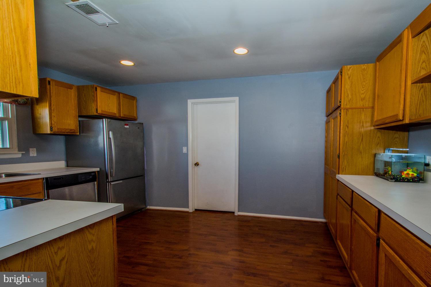 EDGEWATER VILLAGE - Residential