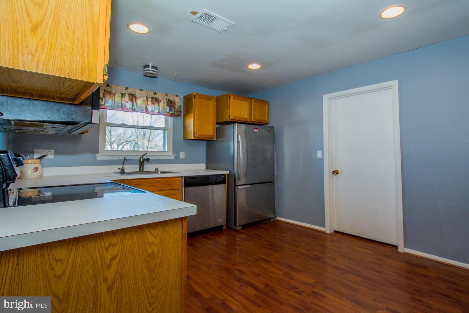 EDGEWATER VILLAGE - Residential