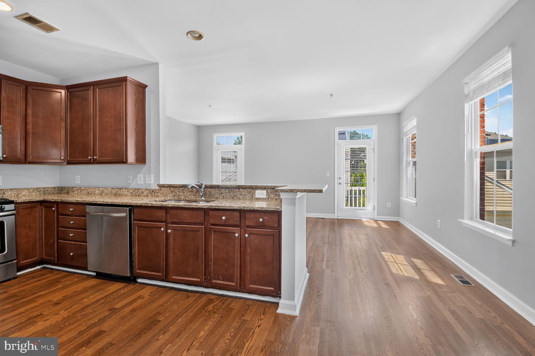11612 LEESBOROUGH