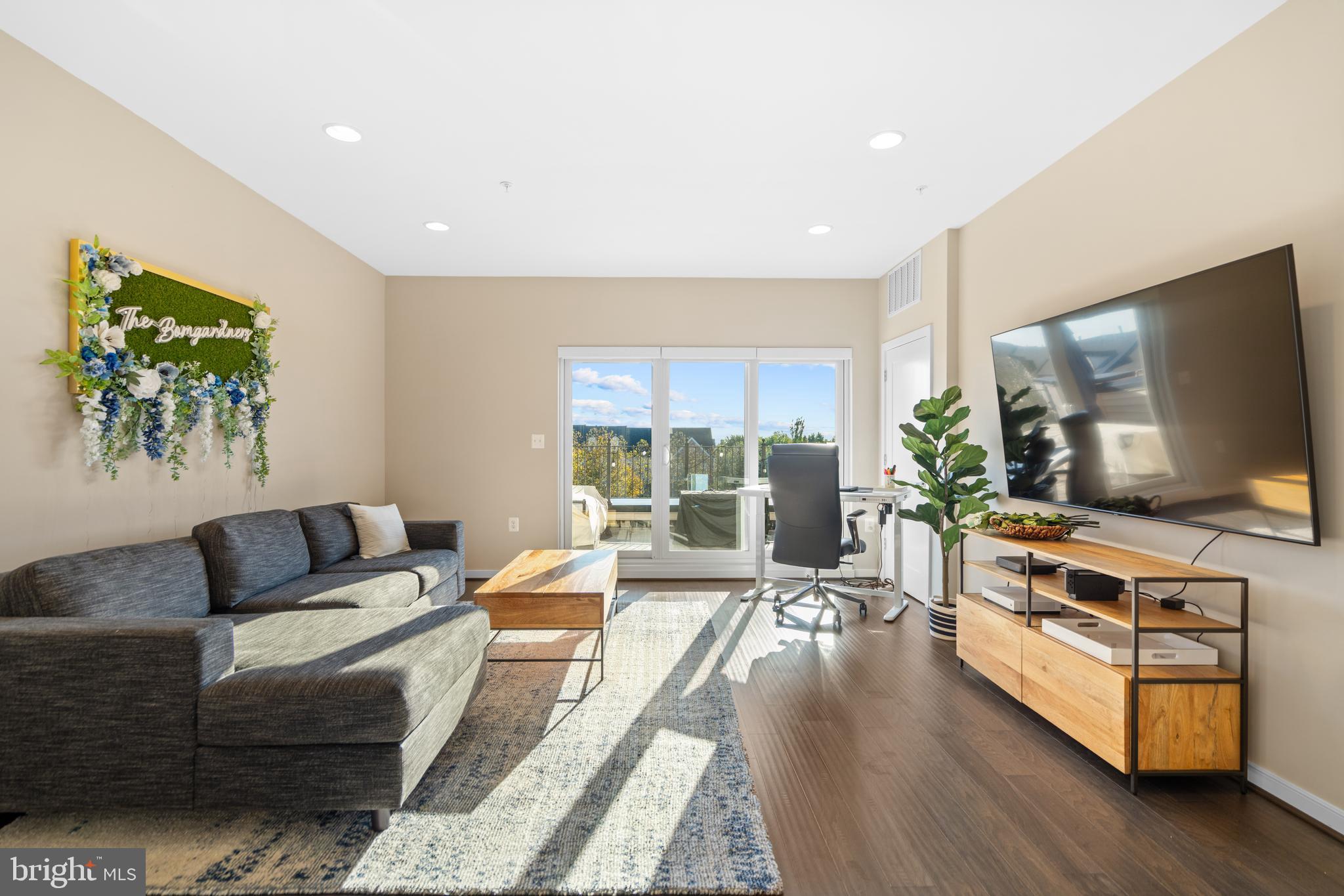 BRAMBLETON TOWN CENTER - Residential