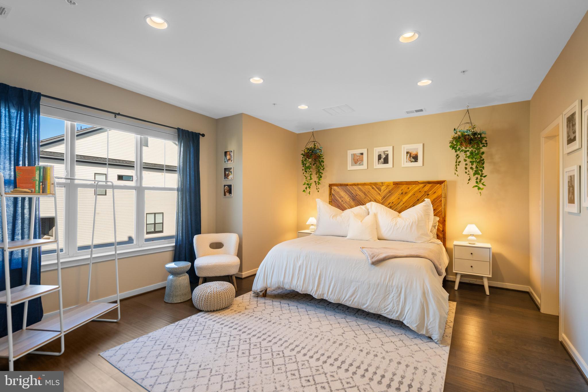 BRAMBLETON TOWN CENTER - Residential