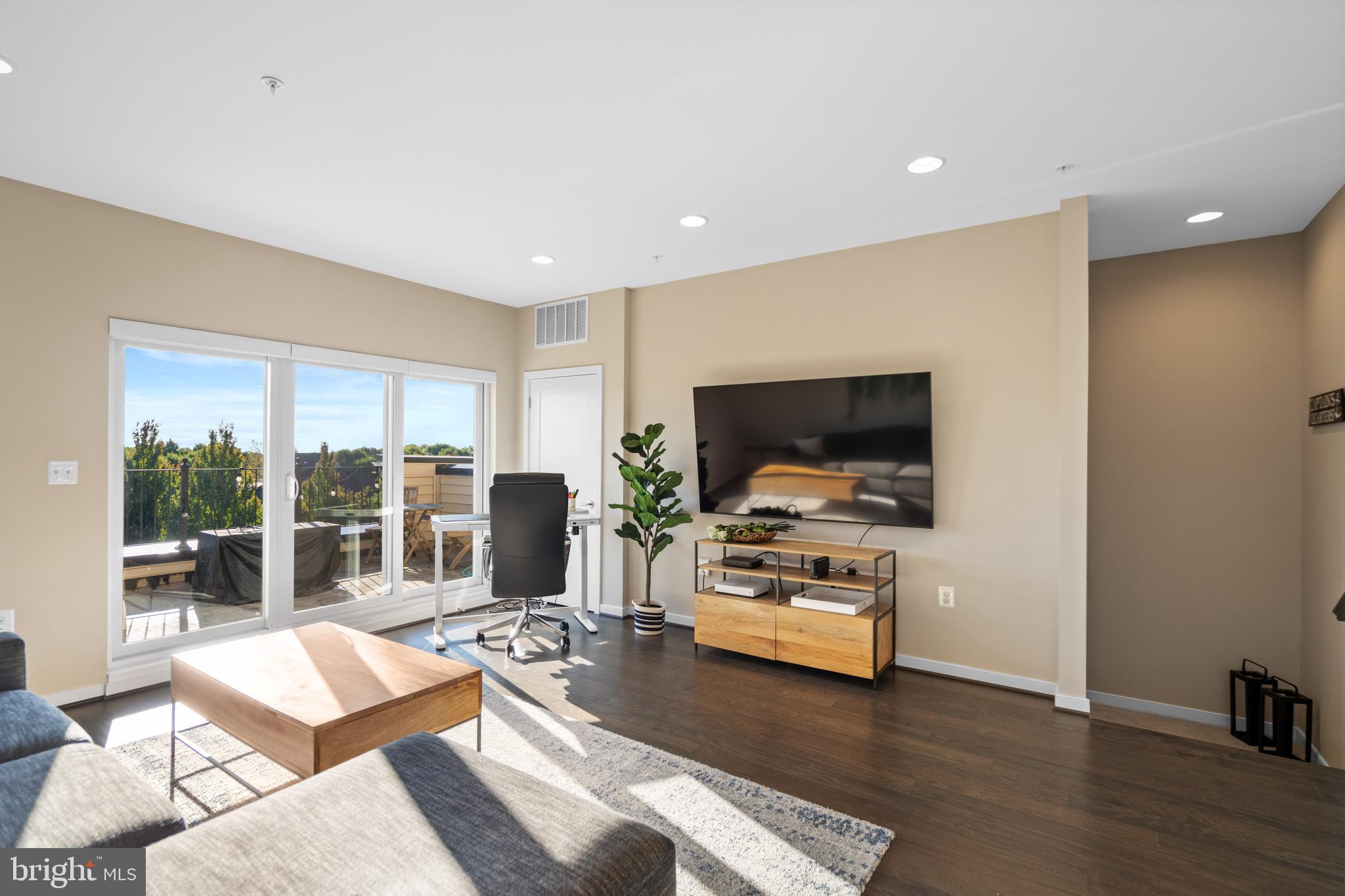 BRAMBLETON TOWN CENTER - Residential