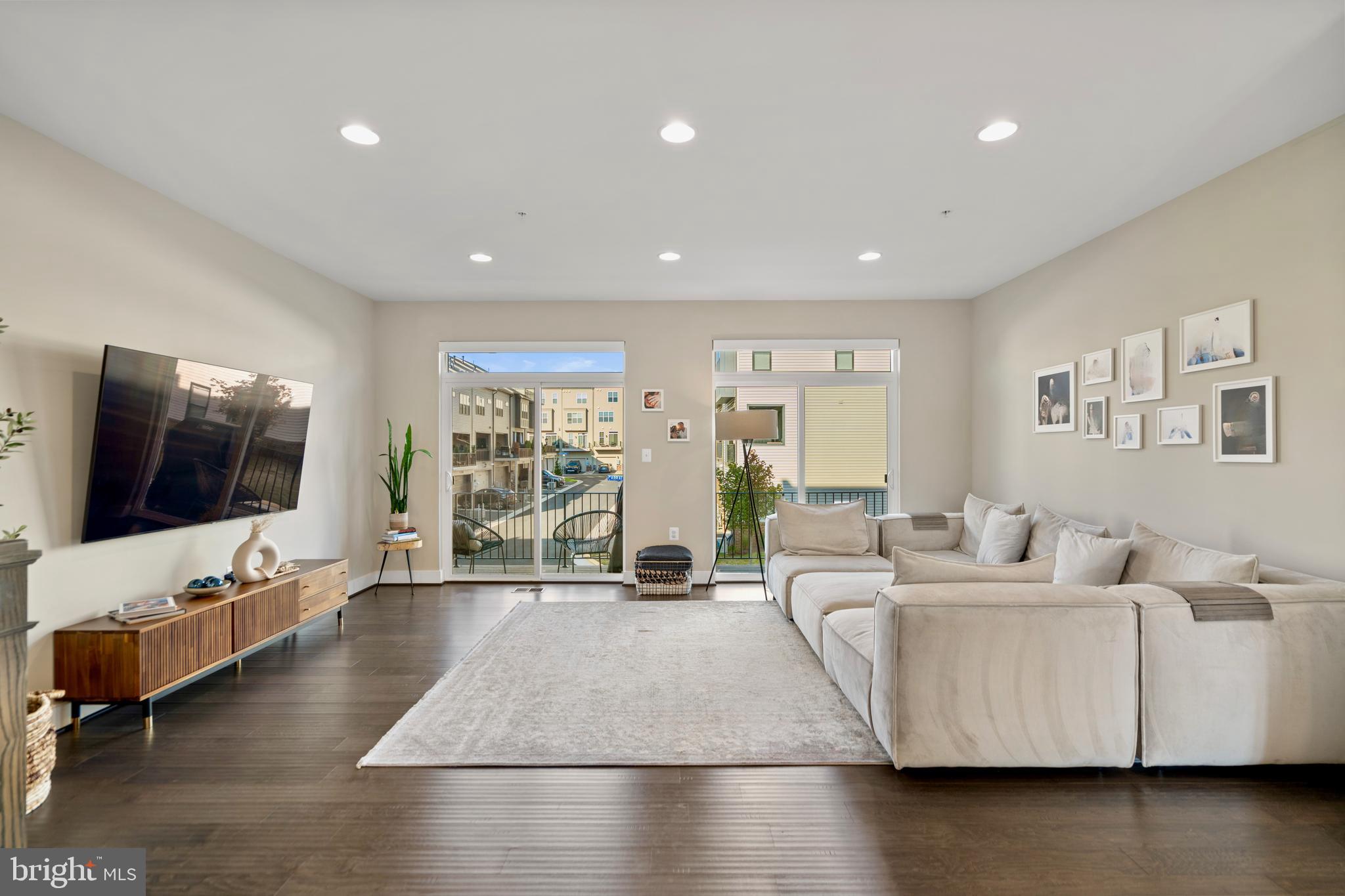 BRAMBLETON TOWN CENTER - Residential