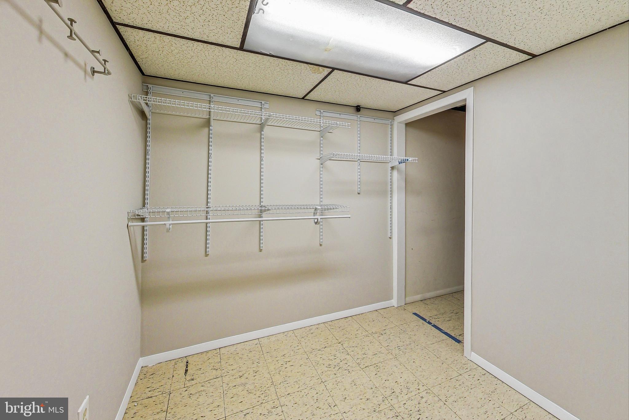 CALVERTON - Residential