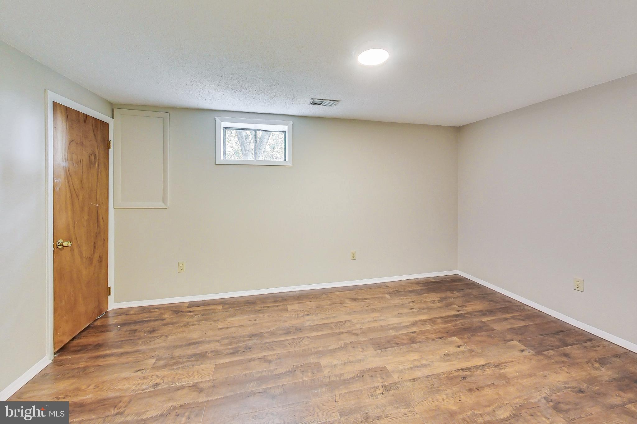 CALVERTON - Residential